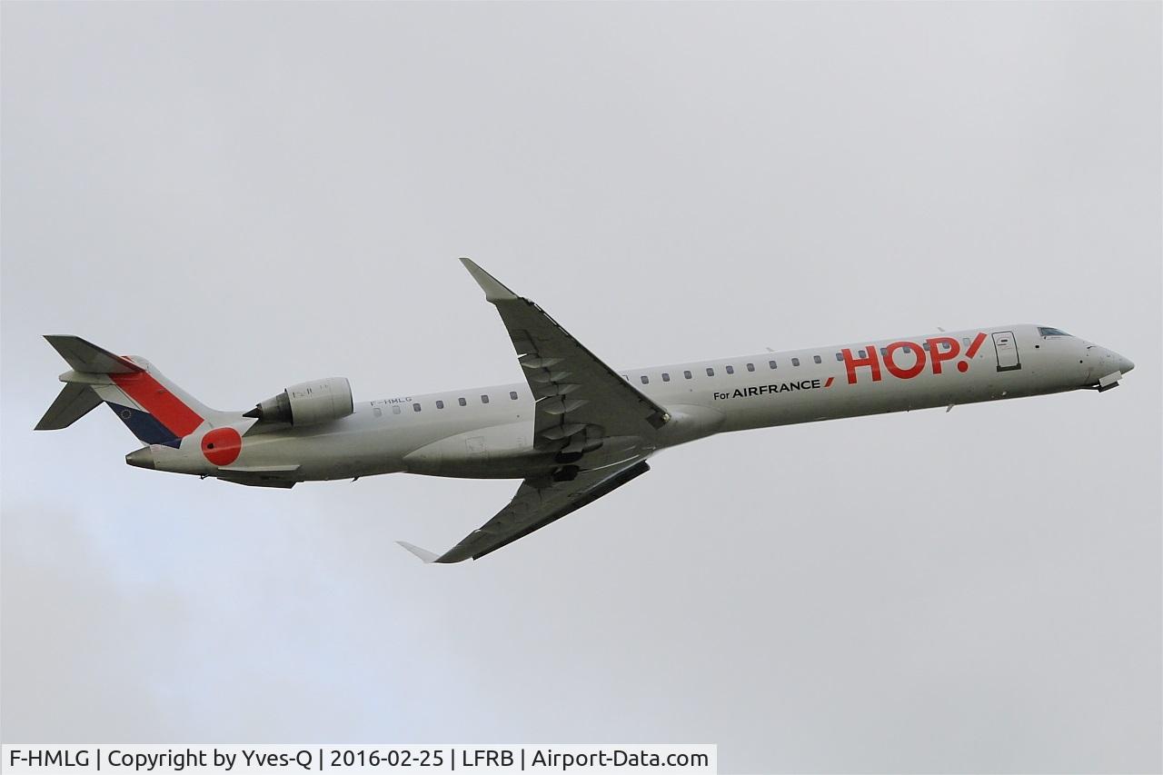 F-HMLG, 2011 Bombardier CRJ-1000EL NG (CL-600-2E25) C/N 19012, Bombardier CRJ-1000, Take off rwy 07R, Brest-Bretagne airport (LFRB-BES)
