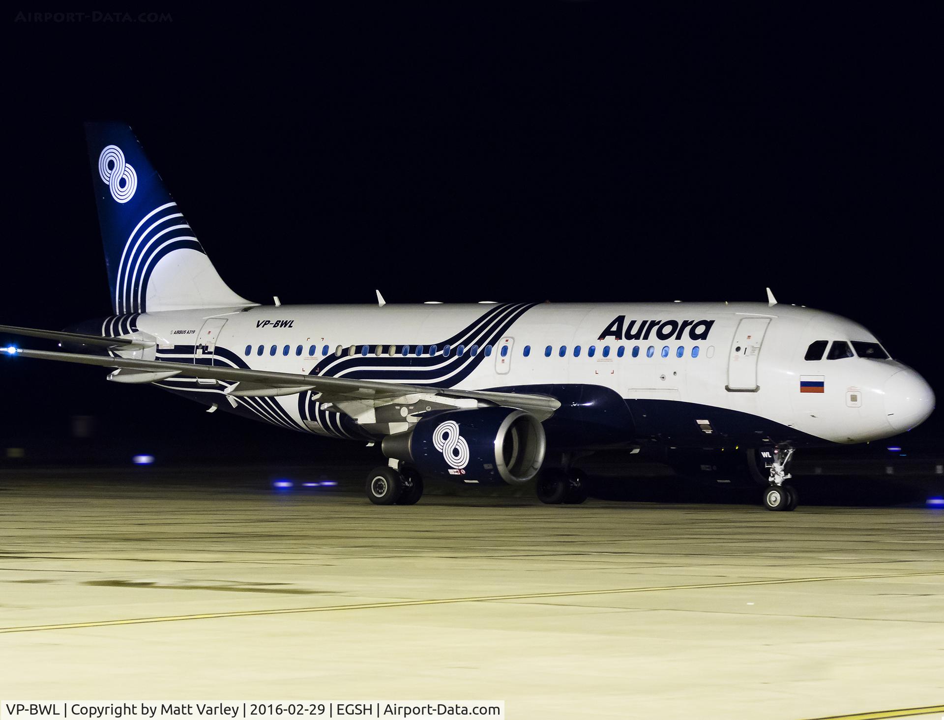 VP-BWL, 2004 Airbus A319-111 C/N 2243, Taxiing to stand @ NWI...