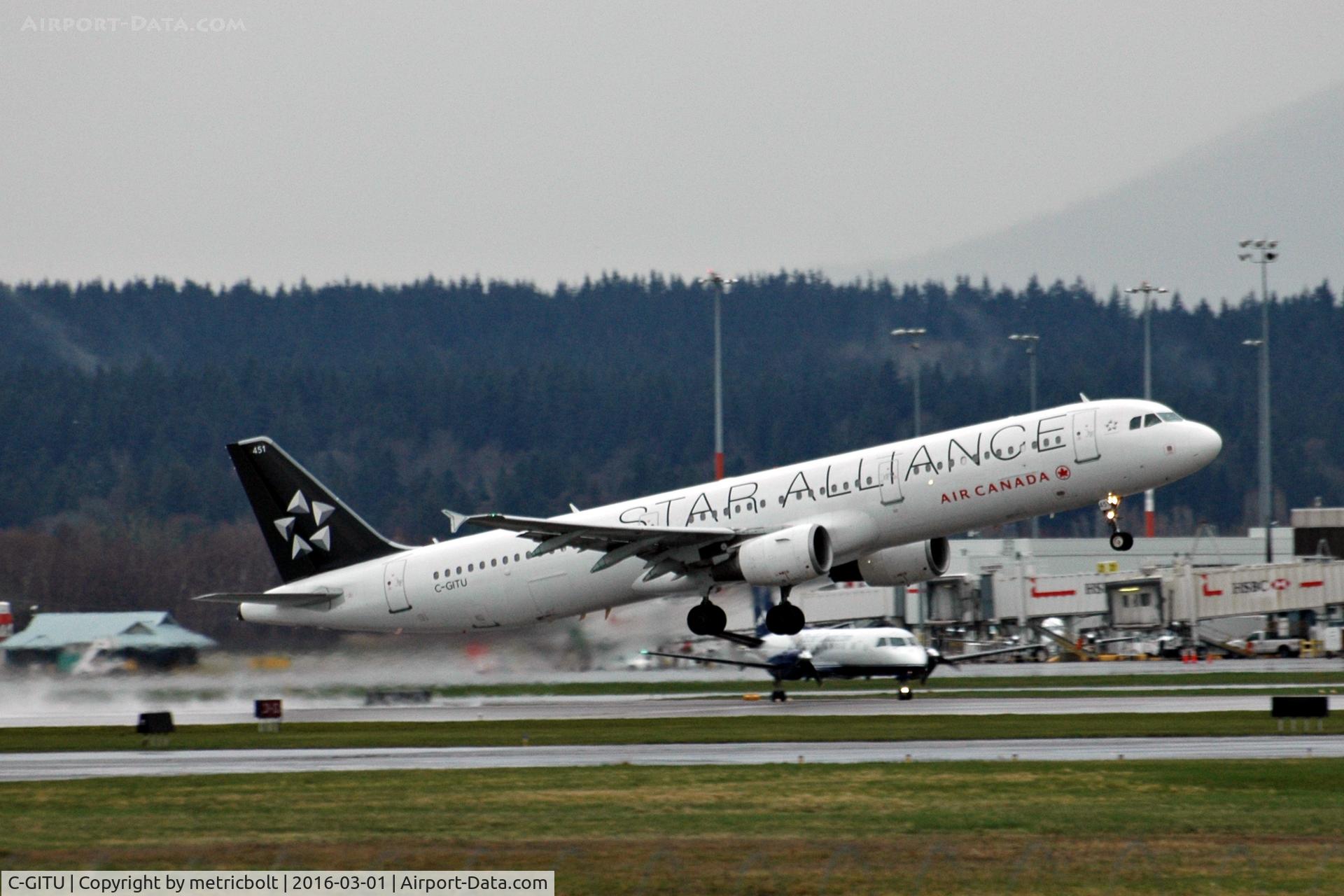 C-GITU, 2001 Airbus A321-211 C/N 1602, Departure from YVR
