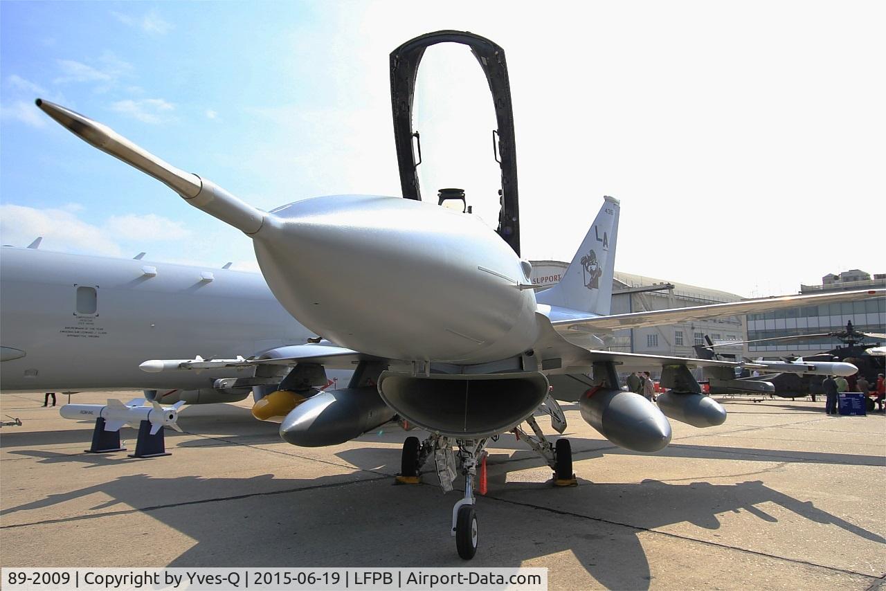 89-2009, 1989 General Dynamics F-16CG Night Falcon C/N 1C-162, US Air Force General Dynamics F-16CG Night Falcon, Static display, Paris-Le Bourget (LFPB-LBG) Air show 2015