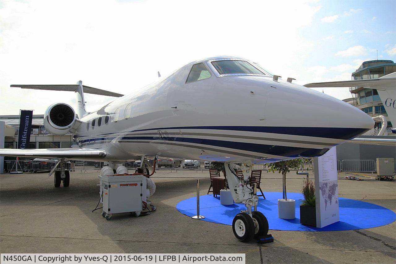 N450GA, Gulfstream Aerospace GIV-X (G450) C/N 4189, Gulfstream Aerospace GIV-X (G450), Static display, Paris-Le Bourget (LFPB-LBG) Air show 2015