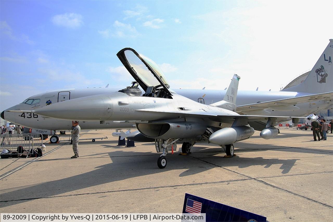 89-2009, 1989 General Dynamics F-16CG Night Falcon C/N 1C-162, US Air Force General Dynamics F-16CG Night Falcon, Static display, Paris-Le Bourget (LFPB-LBG) Air show 2015