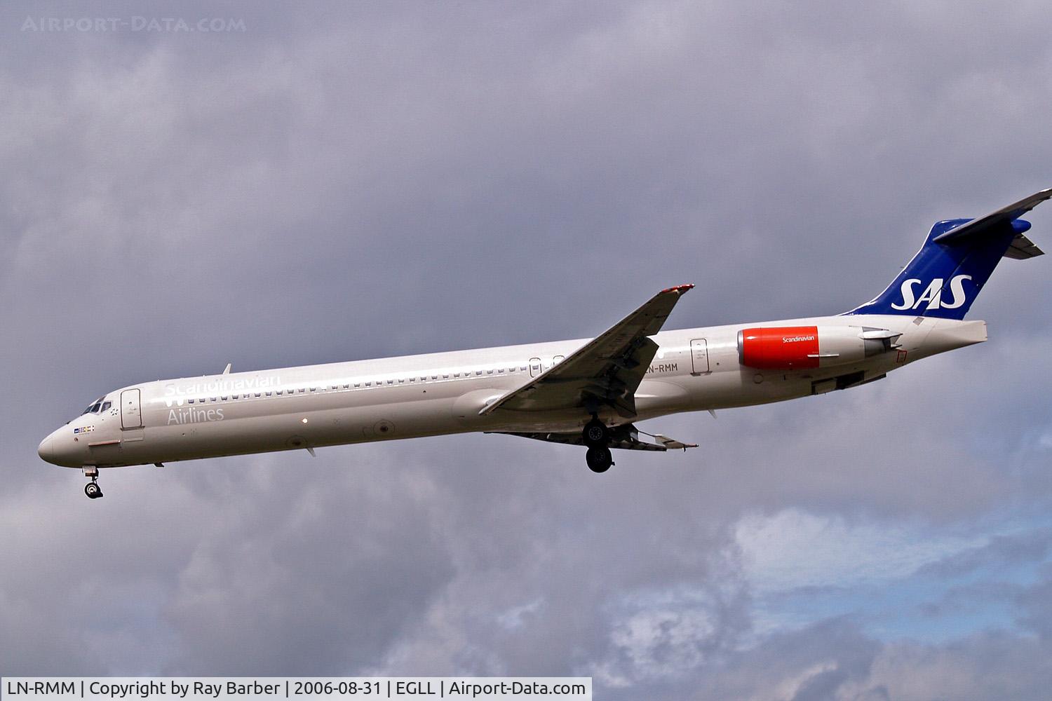 LN-RMM, 1991 McDonnell Douglas MD-81 (DC-9-81) C/N 53005, McDonnell Douglas DC-9-81 [53005] (SAS Scandinavian Airlines) Heathrow~G 31/08/2006. On finals 27L.