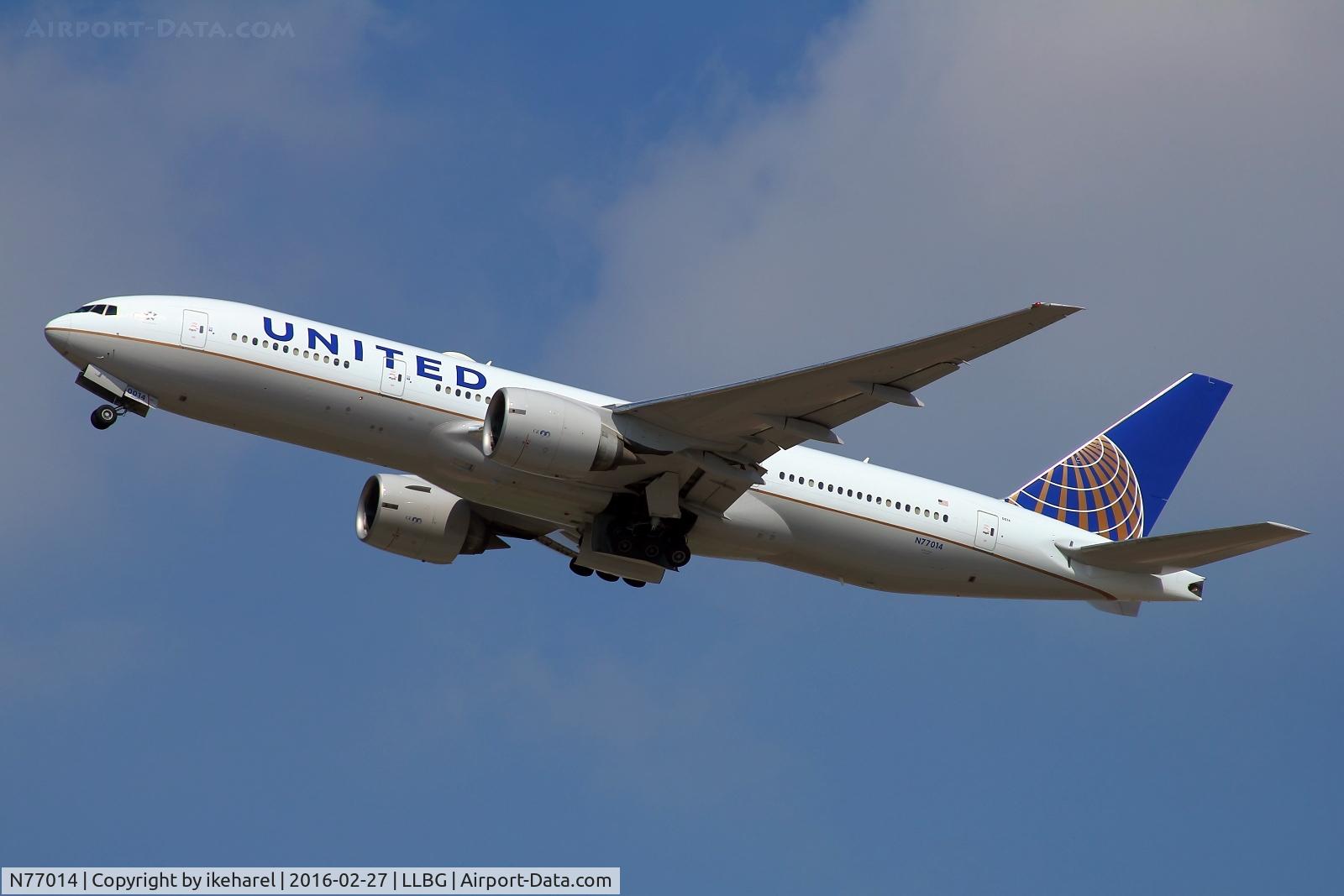 N77014, 1999 Boeing 777-224 C/N 29862, Flight to Newark after T/O runway 26.