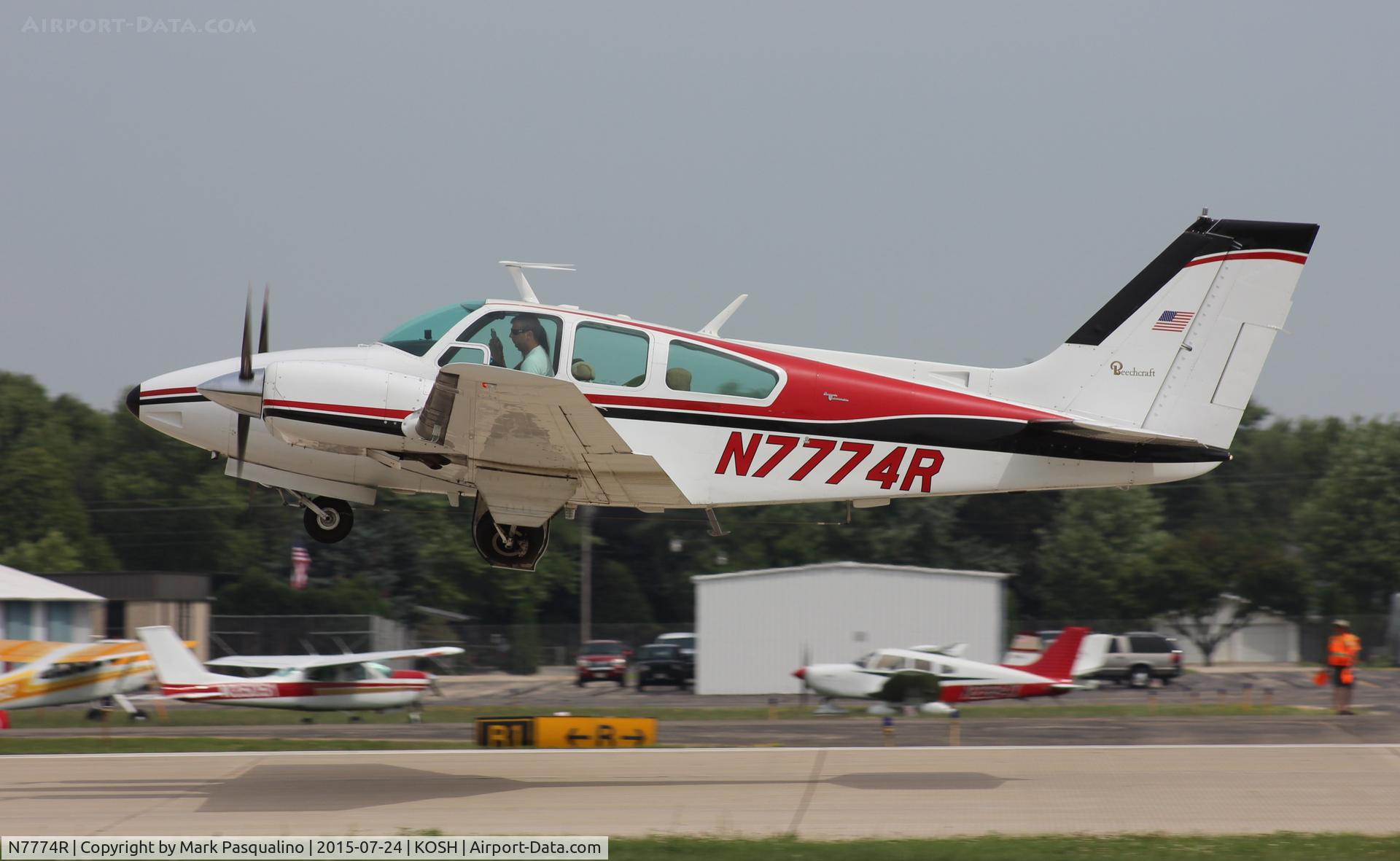 N7774R, 1969 Beech 95-B55 Baron Baron C/N TC-1228, Beech B55