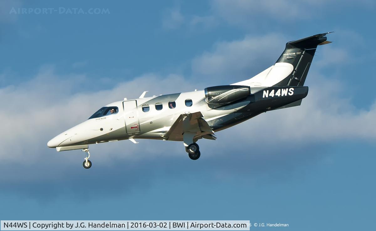 N44WS, 2013 Embraer EMB-500 Phenom 100 C/N 50000317, Embraer 500 Phenom 100 N44WS on final to 33L.