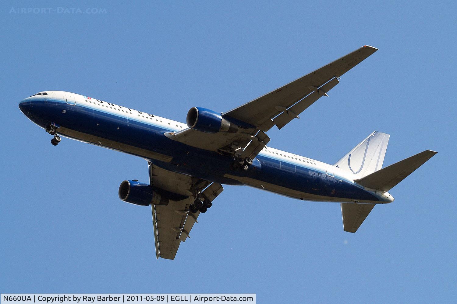 N660UA, 1993 Boeing 767-322/ER C/N 27115, Boeing 767-322ER [27115] (United Airlines) Home~G 09/05/2011. On approach 27R. Old scheme.