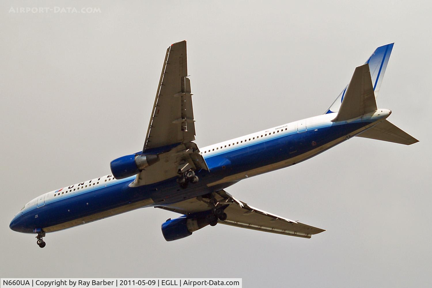 N660UA, 1993 Boeing 767-322/ER C/N 27115, Boeing 767-322ER [27115] (United Airlines) Home~G 09/05/2011. On approach 27R. Old scheme.