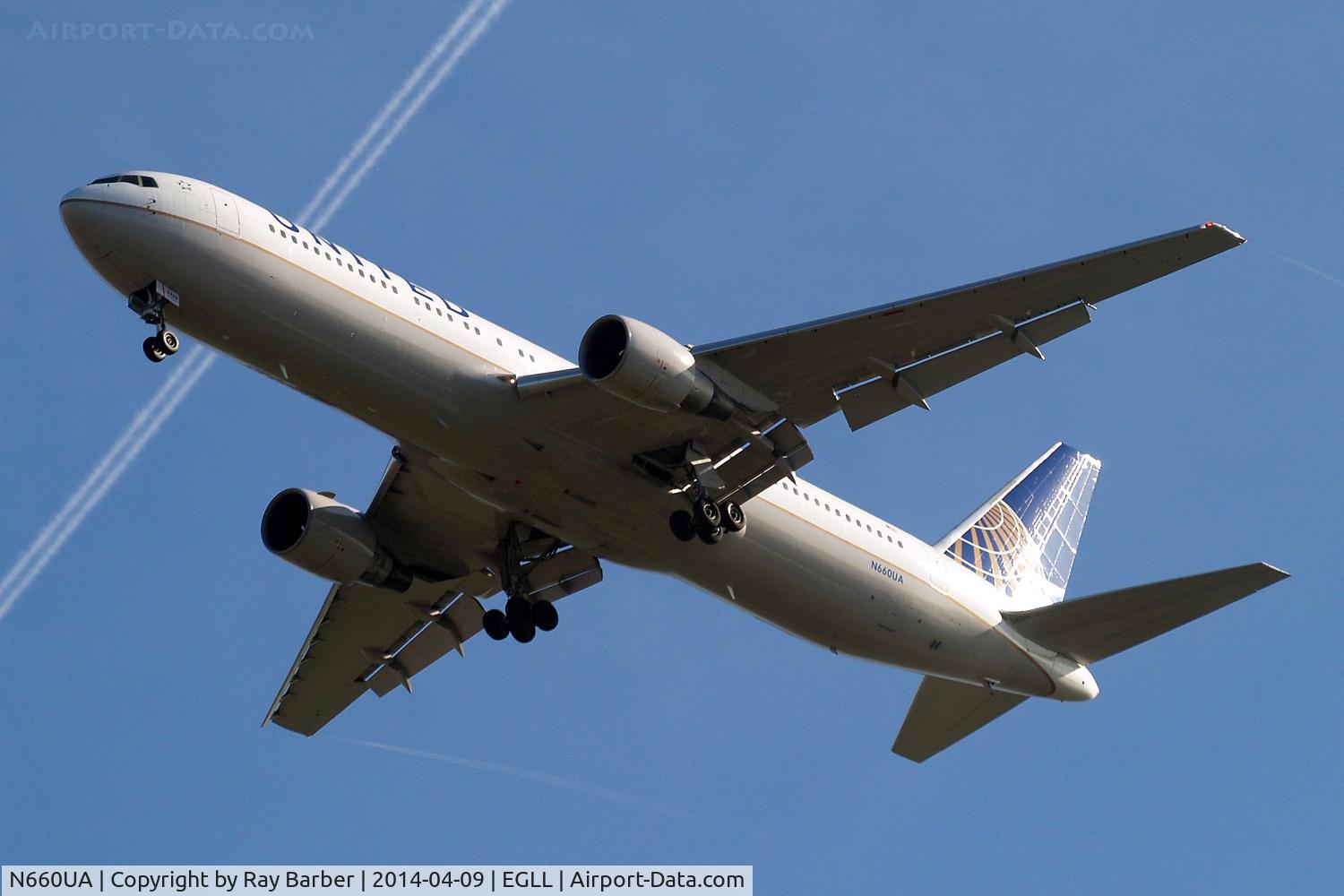 N660UA, 1993 Boeing 767-322/ER C/N 27115, Boeing 767-322ER [27115] (United Airlines) Home~G 09/04/2014. On approach 27R.