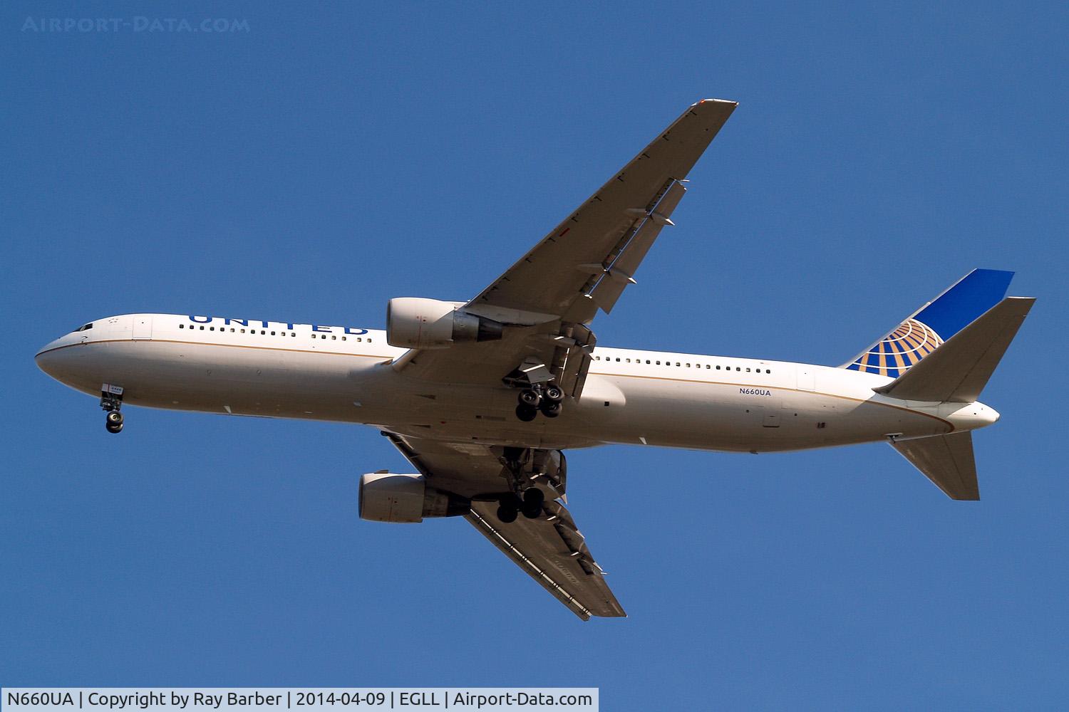 N660UA, 1993 Boeing 767-322/ER C/N 27115, Boeing 767-322ER [27115] (United Airlines) Home~G 09/04/2014. On approach 27R.