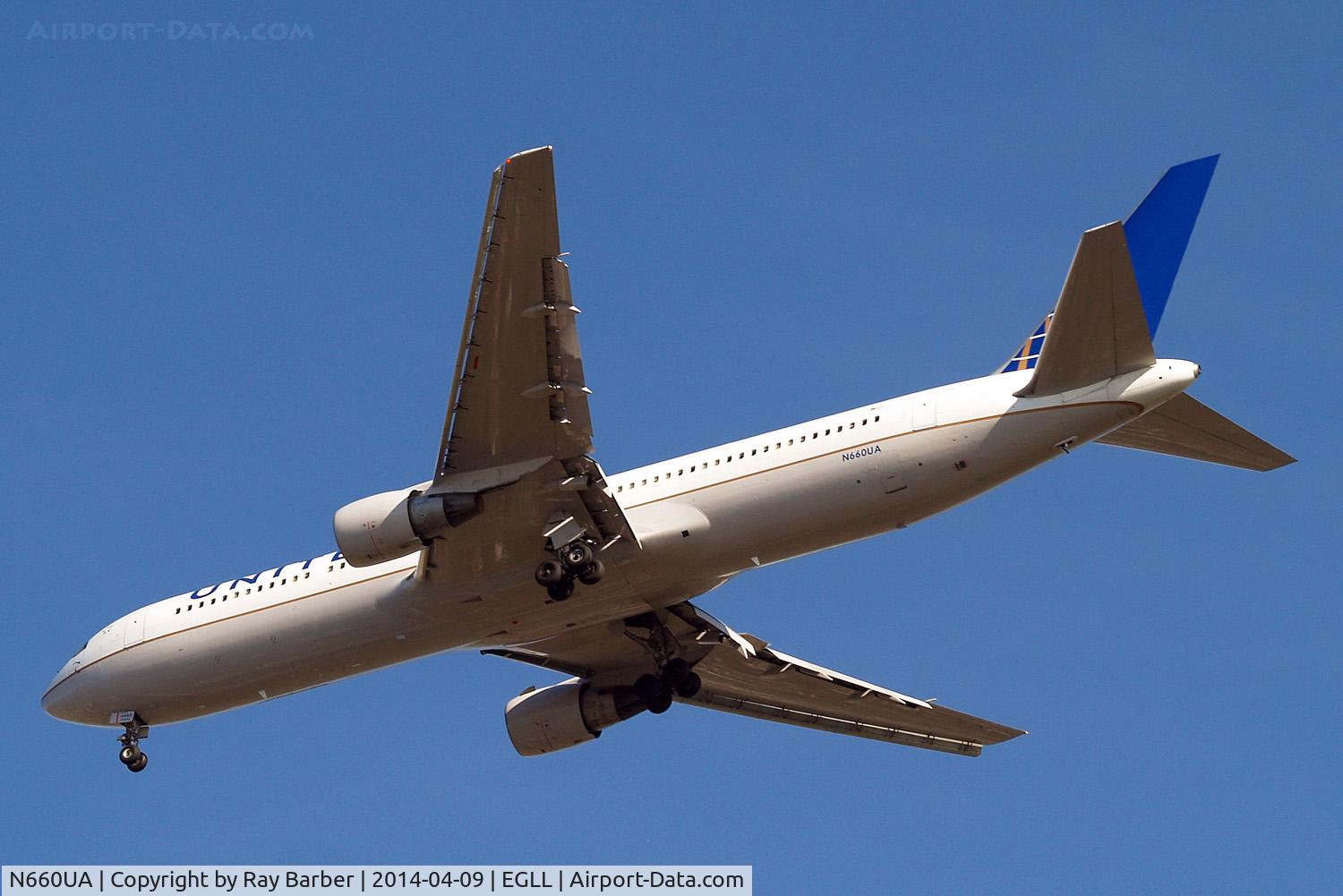 N660UA, 1993 Boeing 767-322/ER C/N 27115, Boeing 767-322ER [27115] (United Airlines) Home~G 09/04/2014. On approach 27R.
