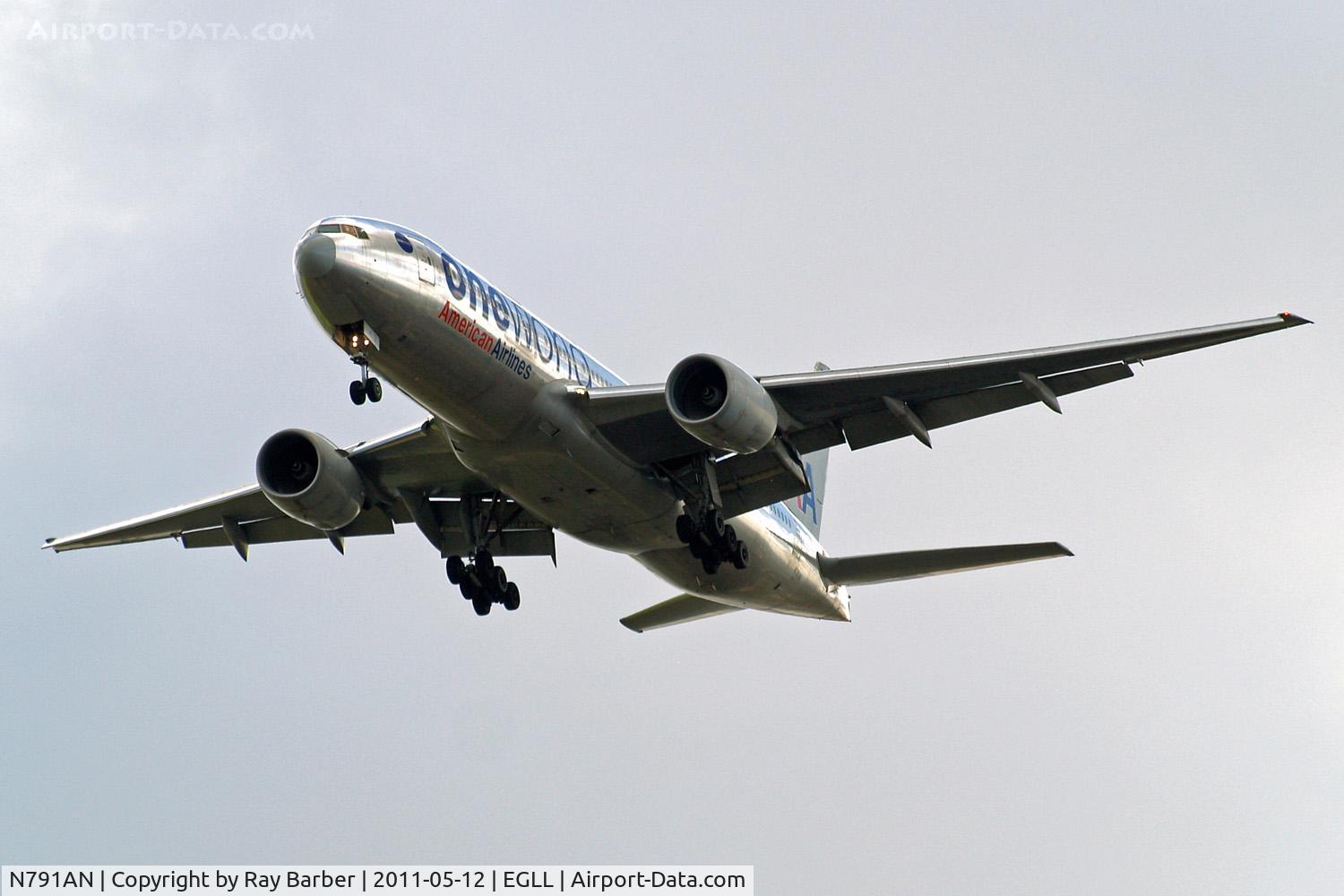 N791AN, 2000 Boeing 777-223/ER C/N 30254, Boeing 777-223ER [30254] (American Airlines) Home~G 12/05/2011. On approach 27R old scheme.