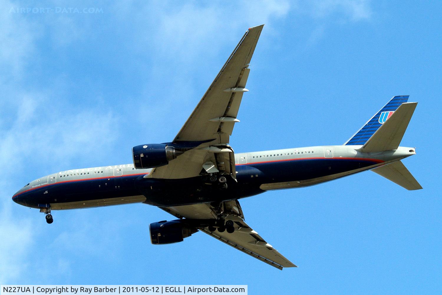N227UA, 2002 Boeing 777-222 C/N 30555, Boeing 777-222ER [30555] (United Airlines) Home~G 12/05/2011. On approach 27R old scheme.