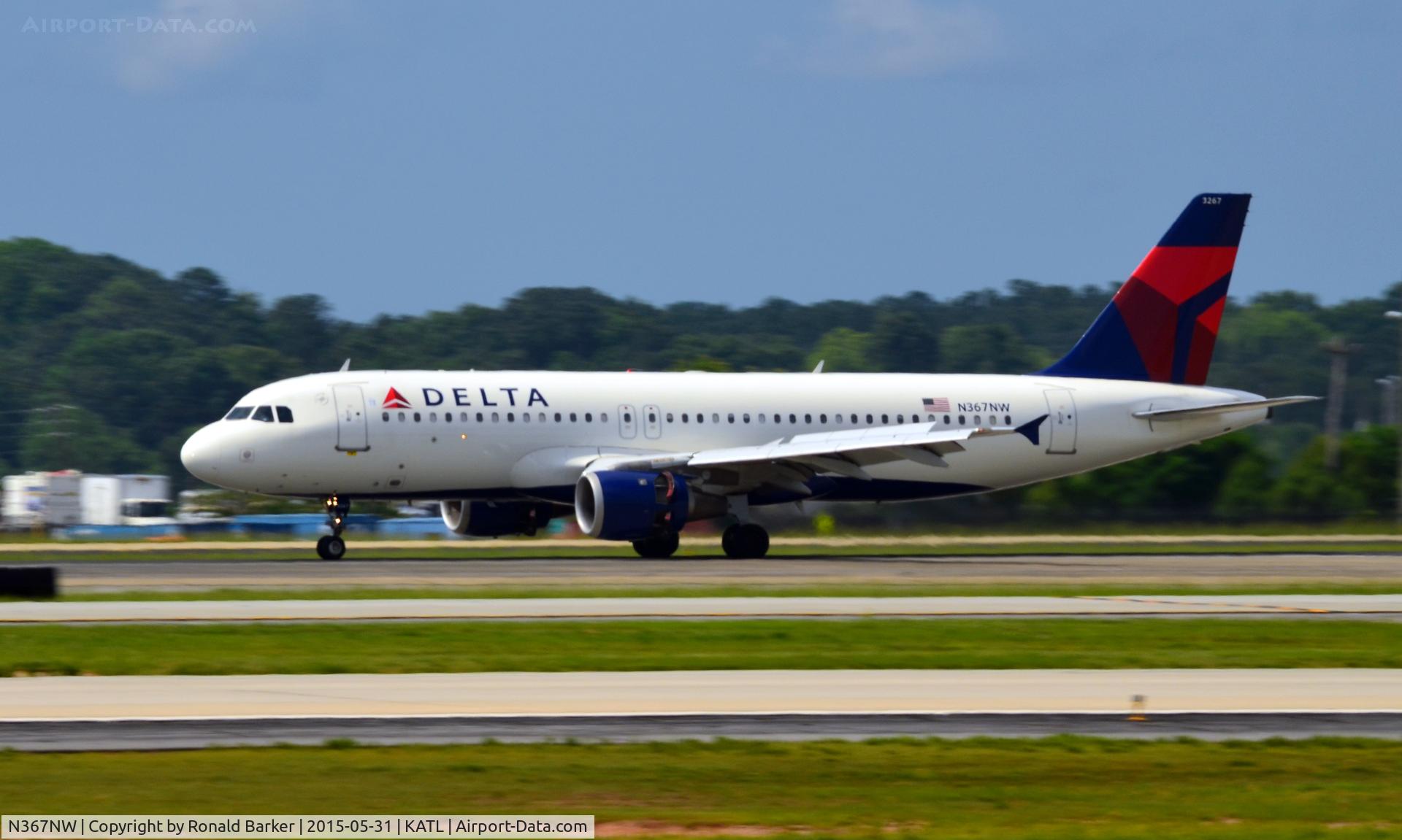 N367NW, 1999 Airbus A320-212 C/N 0988, Landing Atlanta