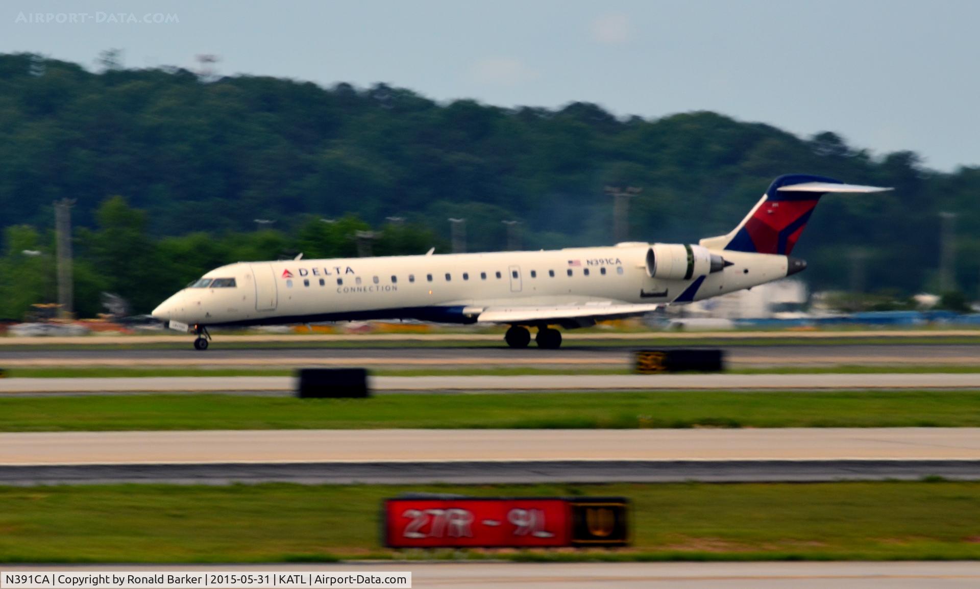 N391CA, 2003 Bombardier CRJ-701ER (CL-600-2C10) Regional Jet C/N 10108, Landing Atlanta