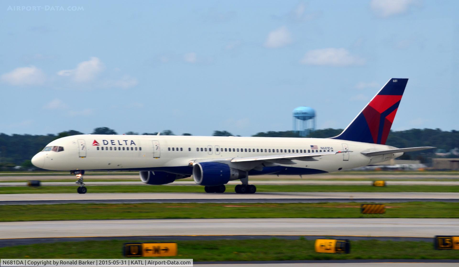 N681DA, 1993 Boeing 757-232 C/N 26957, Takeoff Atlanta