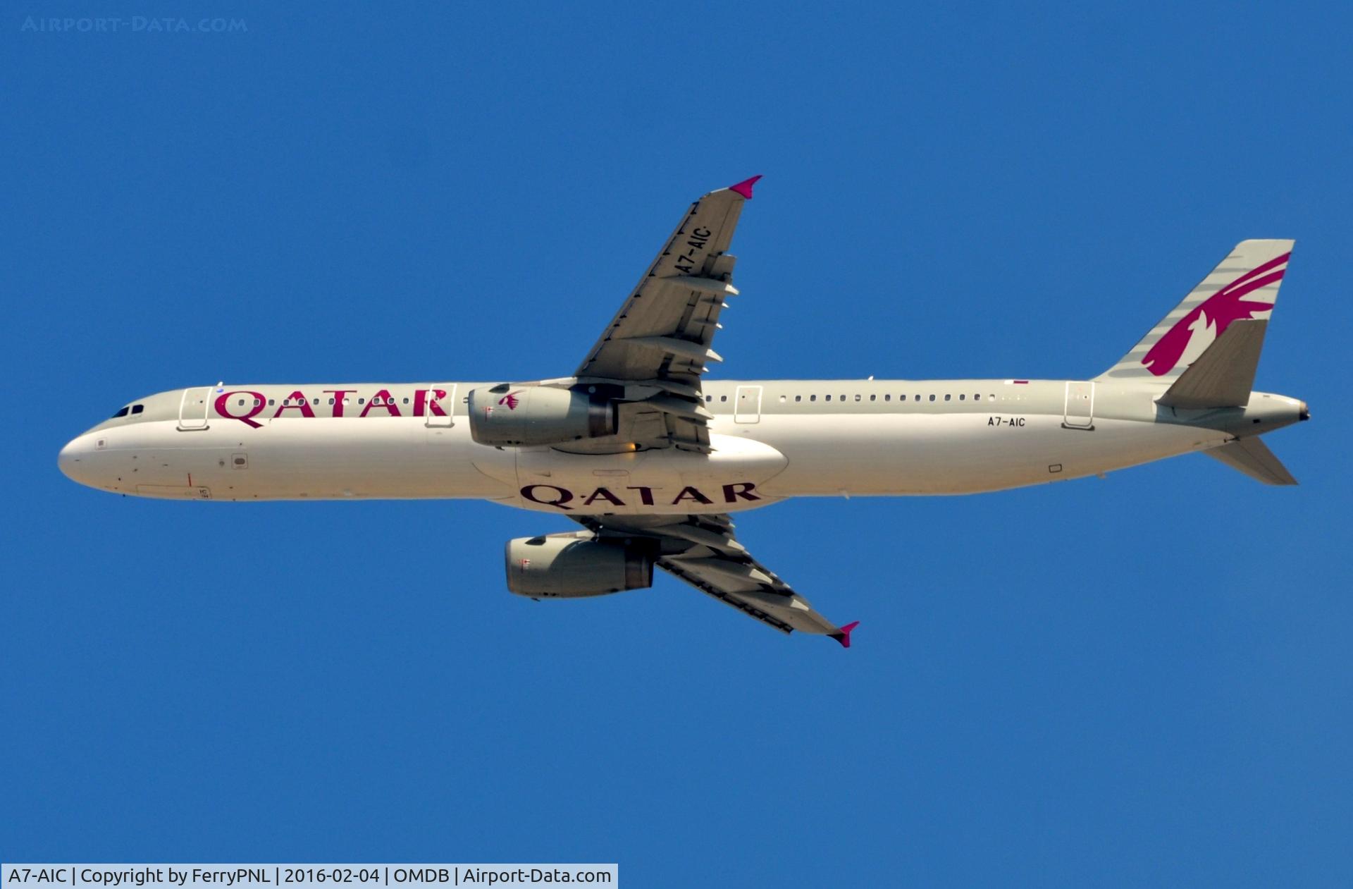 A7-AIC, 2010 Airbus A321-231 C/N 4406, Qatar A321 taking-off.