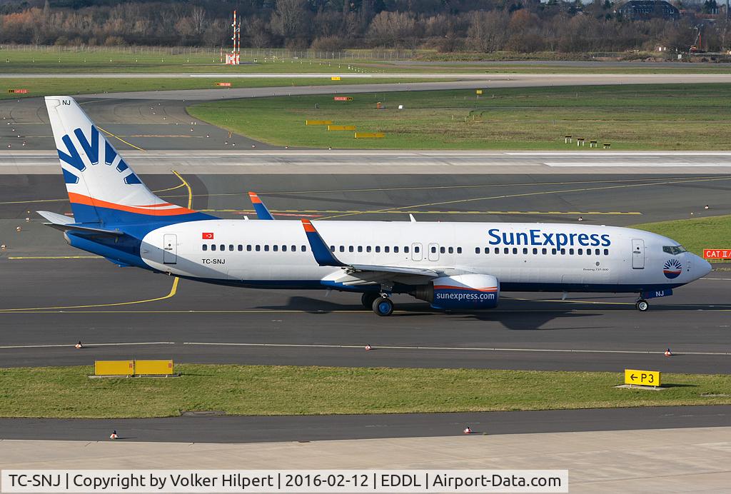 TC-SNJ, 2005 Boeing 737-86J C/N 30827, at dus