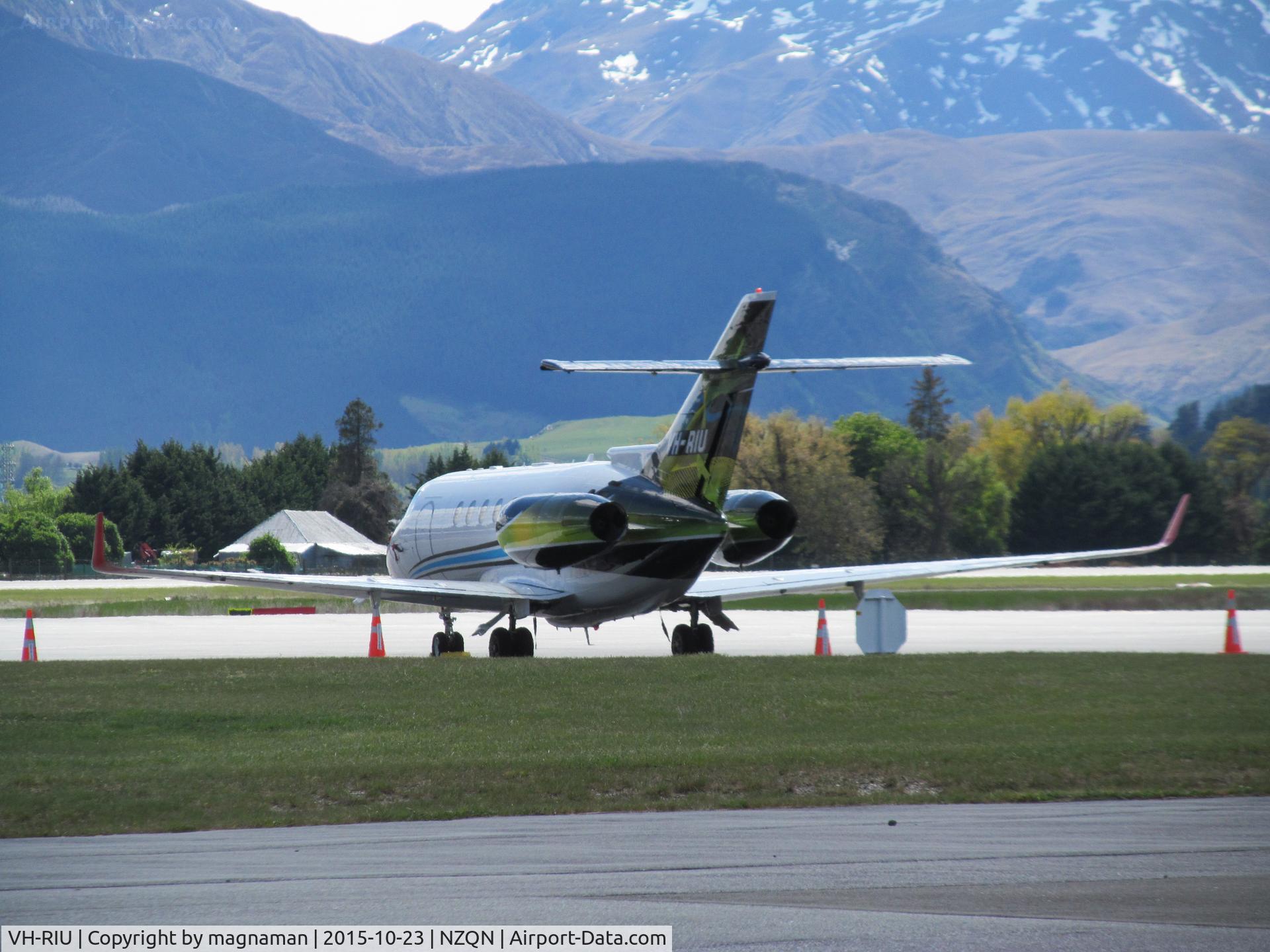 VH-RIU, 2005 Raytheon Hawker 800XPi C/N 258723, nice colours
