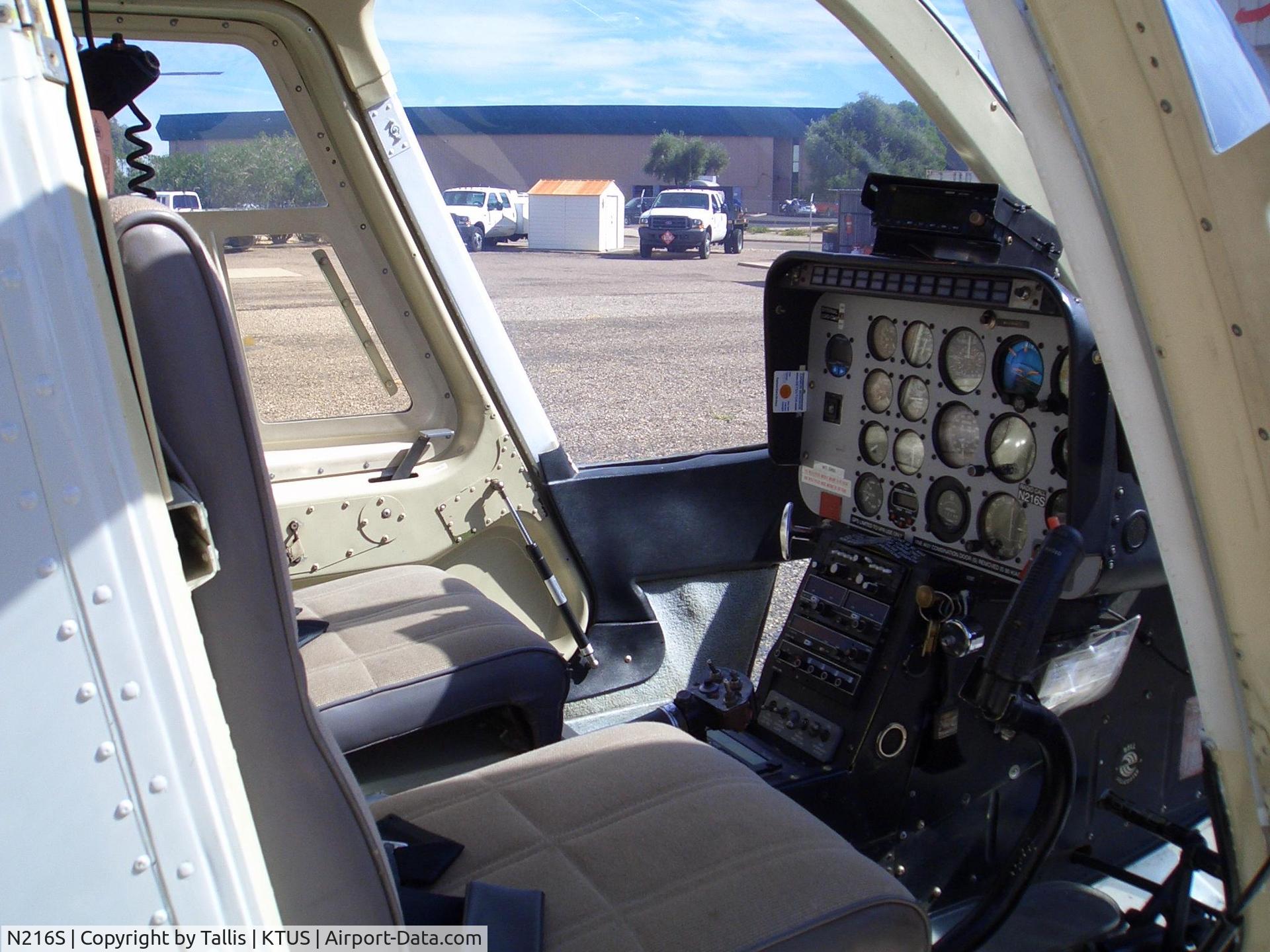N216S, Bell 206L-1 LongRanger II C/N 45669, Inside N216S
