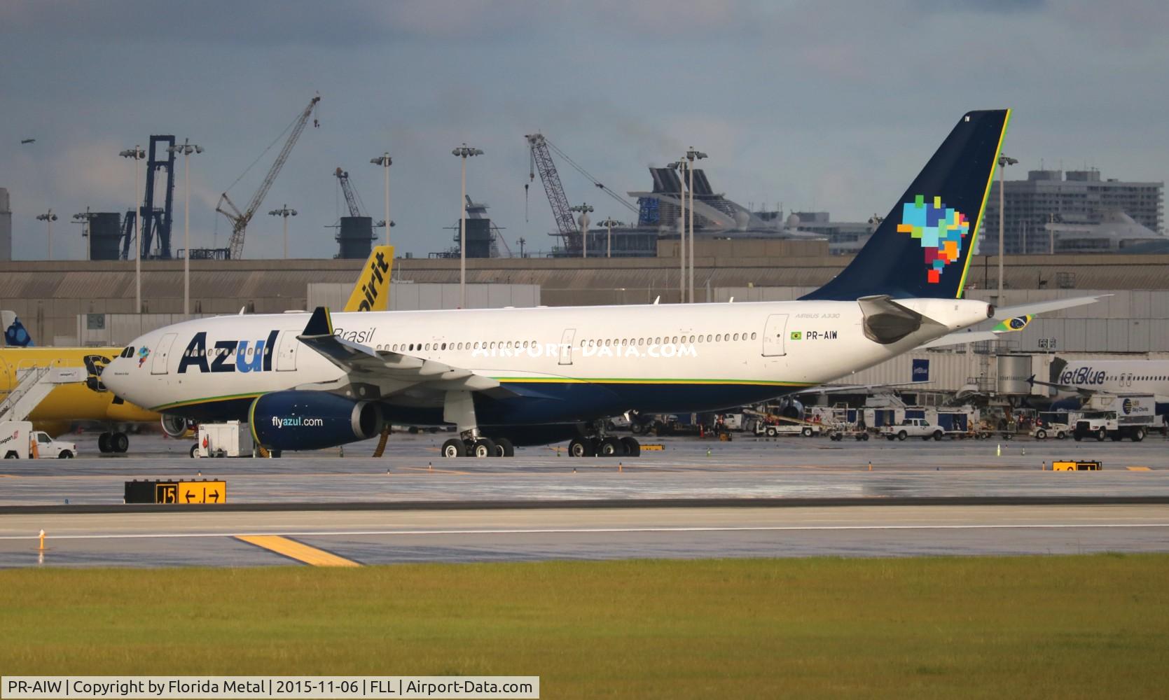 PR-AIW, 2002 Airbus A330-243 C/N 462, Azul A330