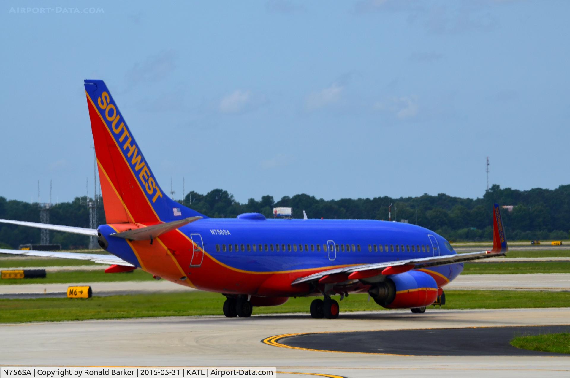 N756SA, 1999 Boeing 737-7H4 C/N 27872, Taxi Atlanta