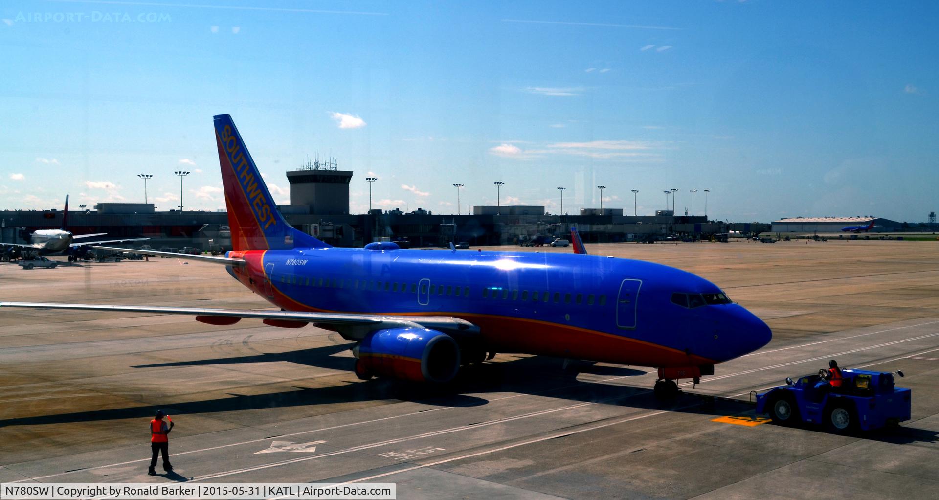 N780SW, 2000 Boeing 737-7H4 C/N 27885, Pushback Atlanta