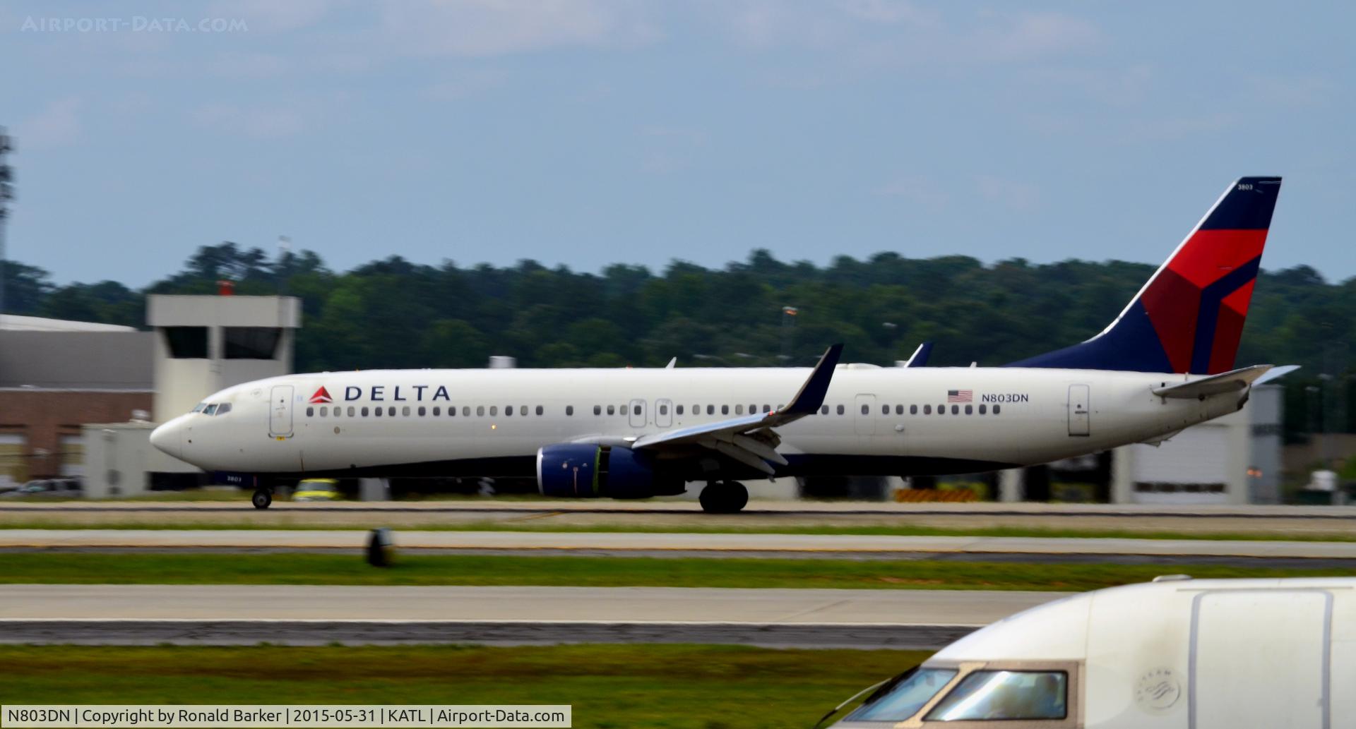 N803DN, 2013 Boeing 737-932/ER C/N 31919, Landing Atlanta