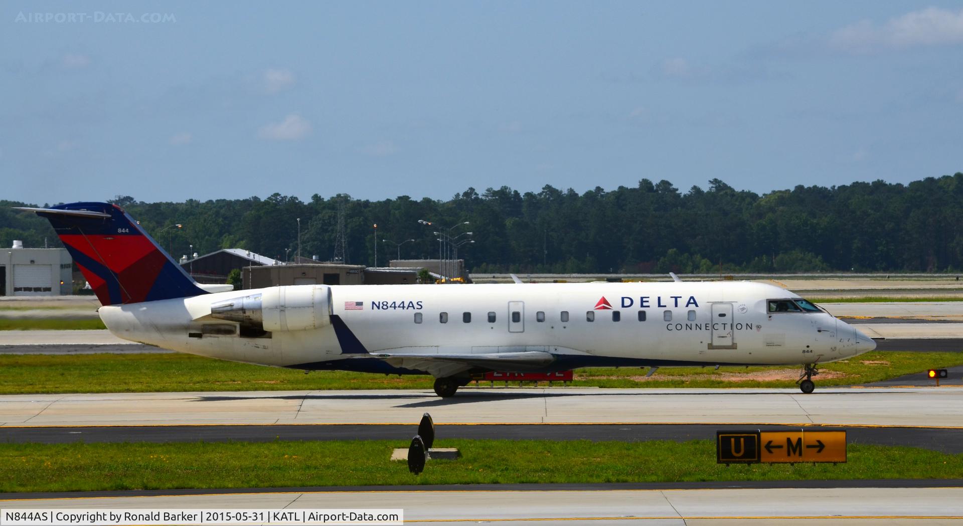 N844AS, 1999 Bombardier CRJ-200ER (CL-600-2B19) C/N 7317, Taxi Atlanta