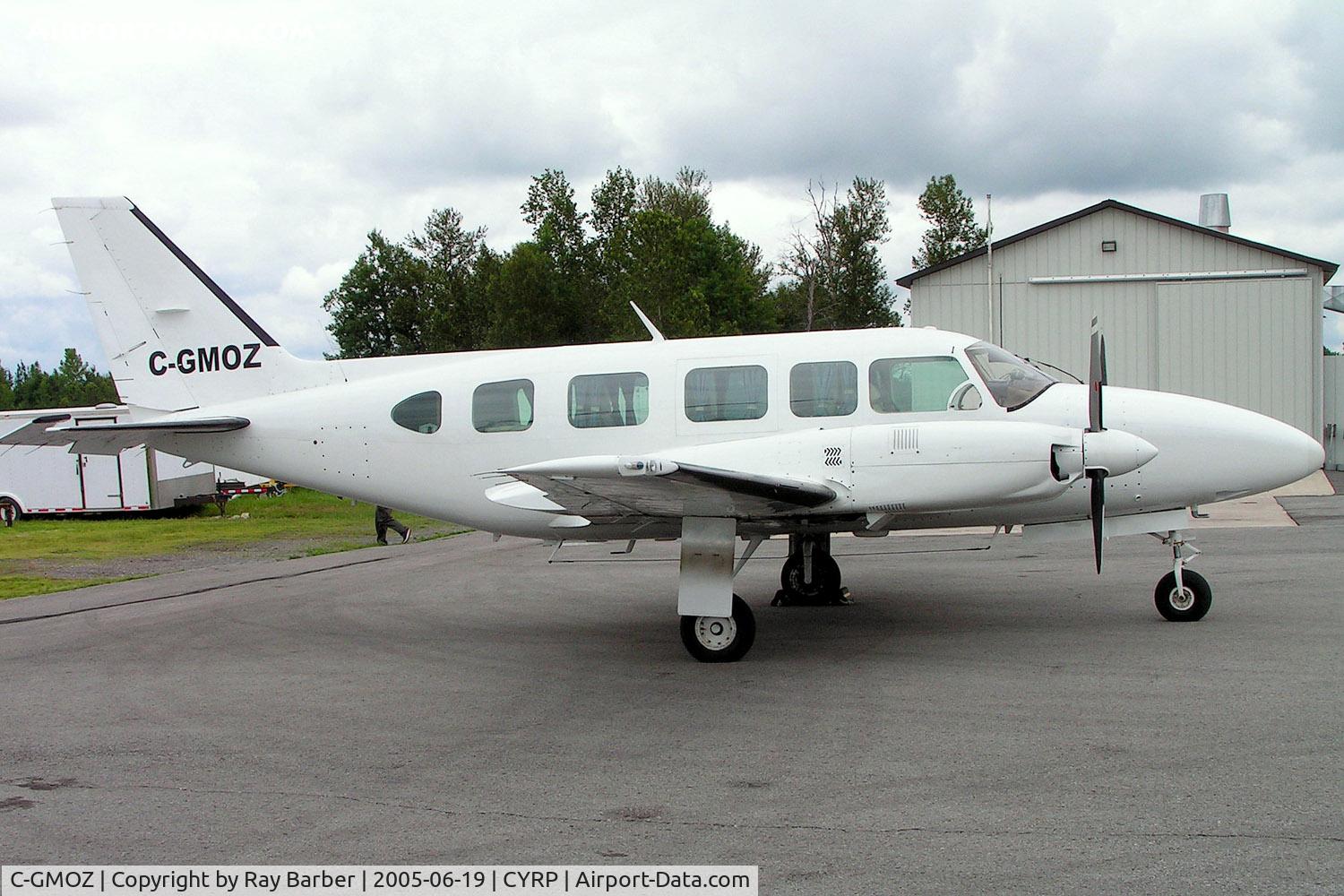 C-GMOZ, 1979 Piper PA-31-350 Navajo Chieftain C/N 31-8052067, Piper PA-31-350 Navajo Chieftain [31-8052067] Ottawa-Carp~C 19/06/2005