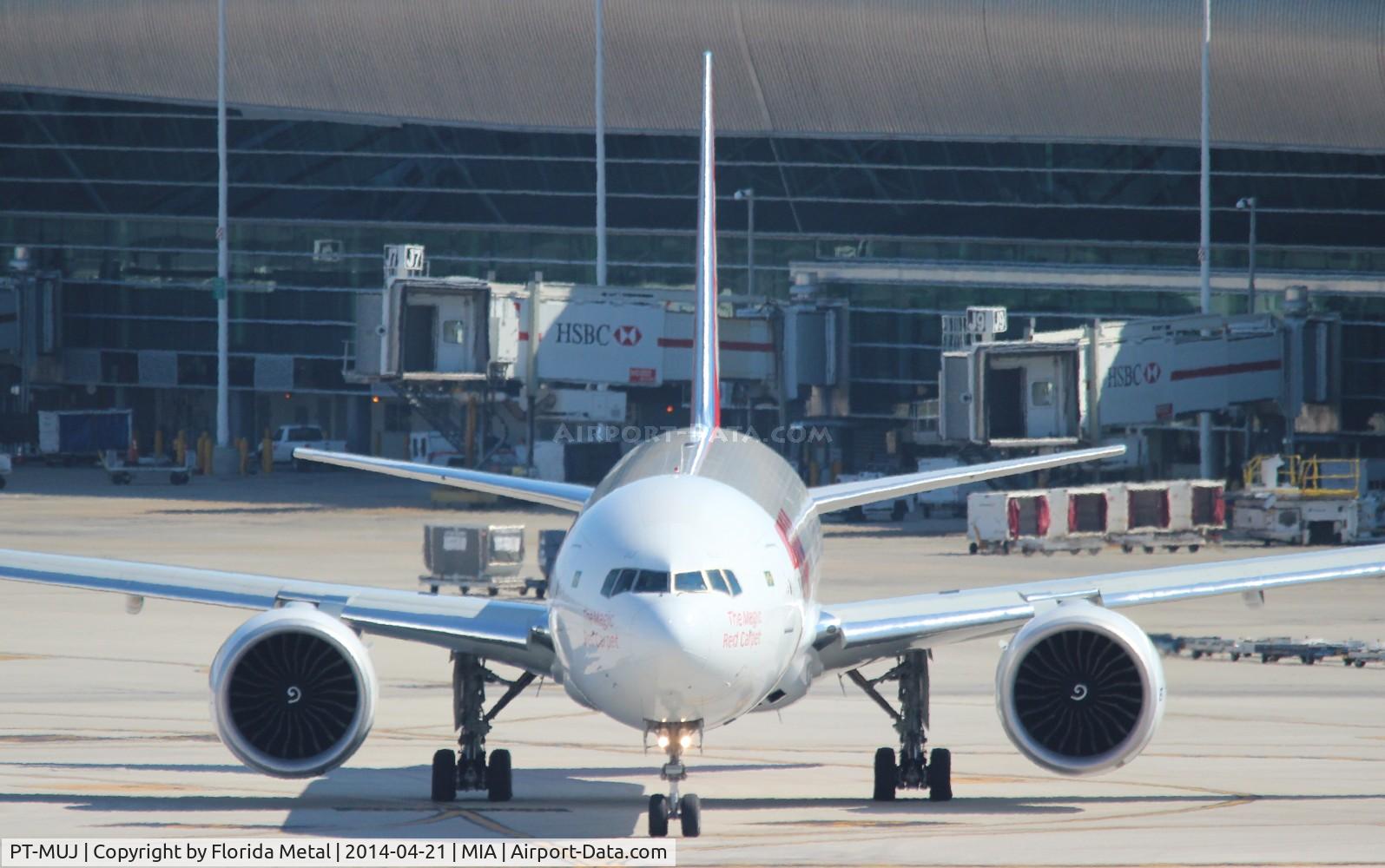 PT-MUJ, 2013 Boeing 777-32W/ER C/N 40588, TAM 777-300