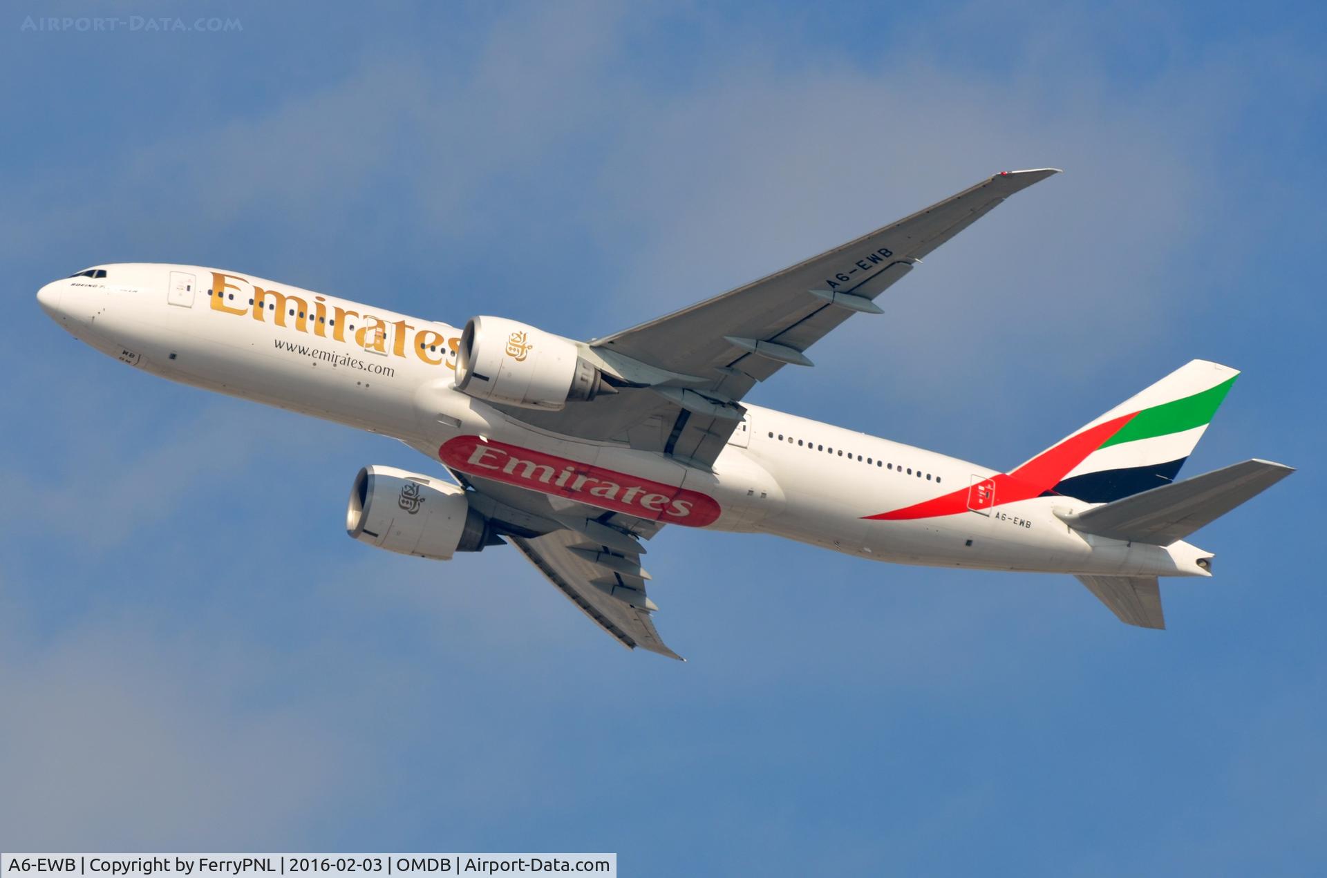 A6-EWB, 2007 Boeing 777-21H/LR C/N 35573, Emirates B772 taking-off.