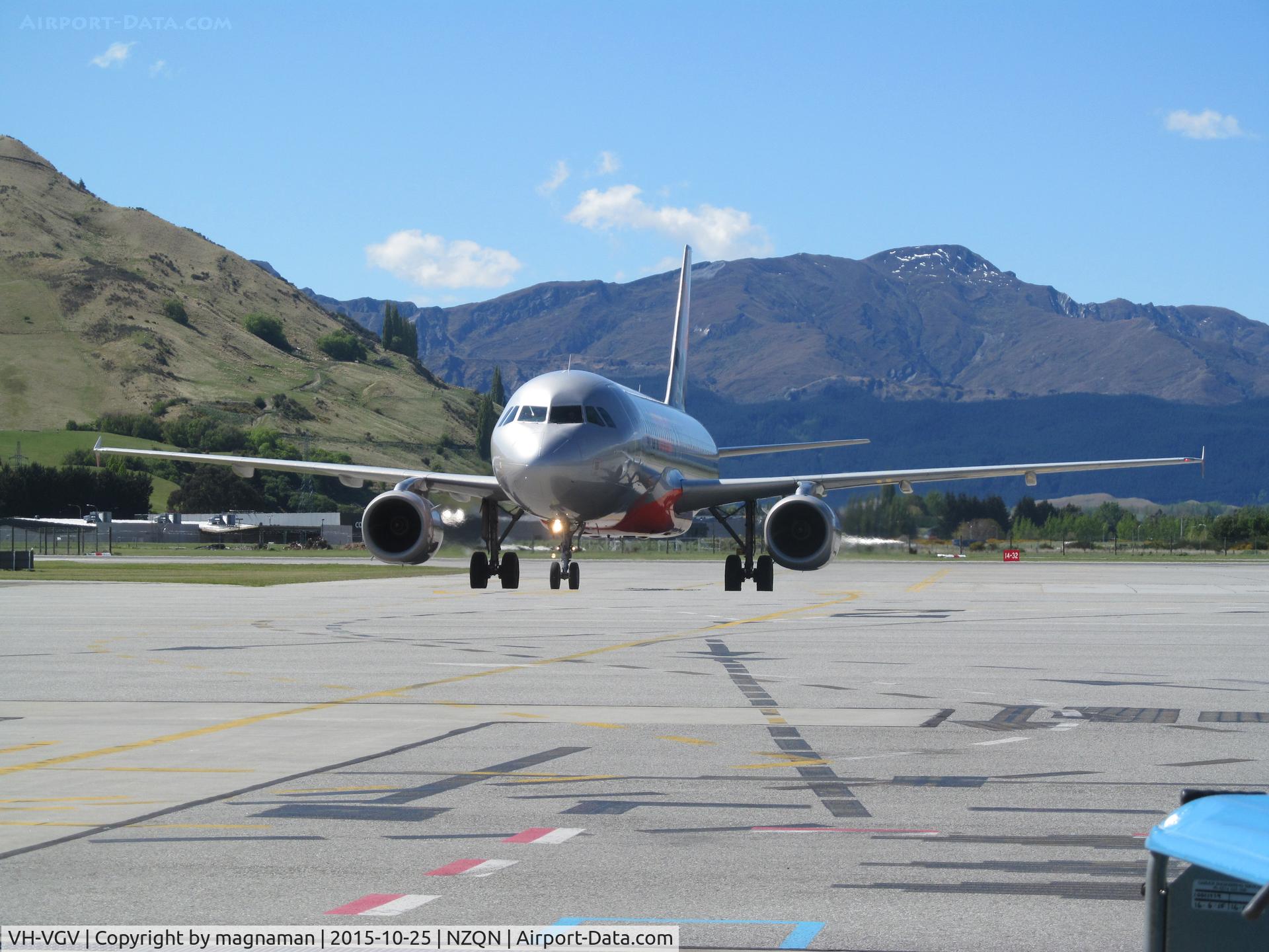VH-VGV, 2010 Airbus A320-232 C/N 4229, good terminal views!