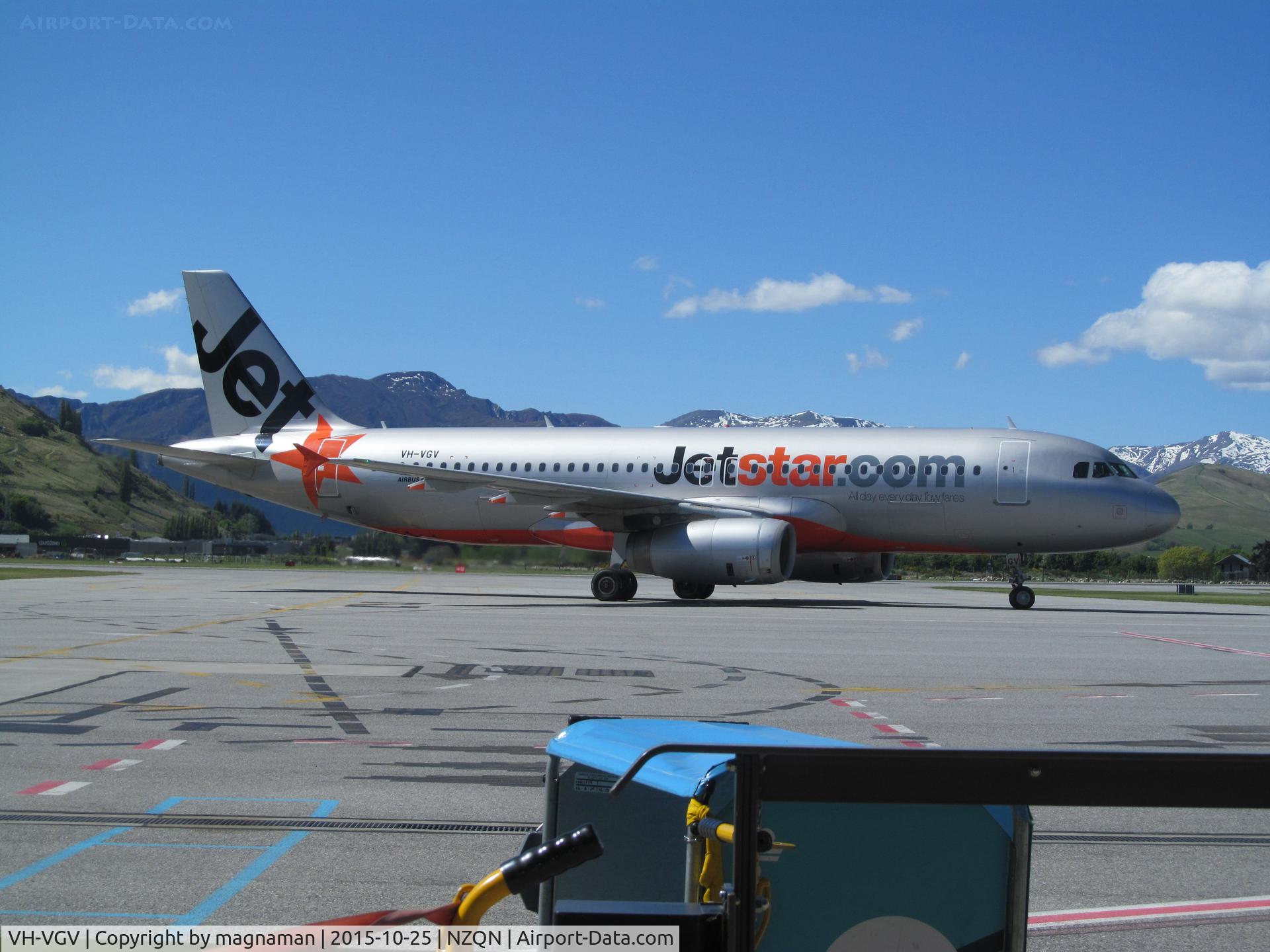 VH-VGV, 2010 Airbus A320-232 C/N 4229, near stand