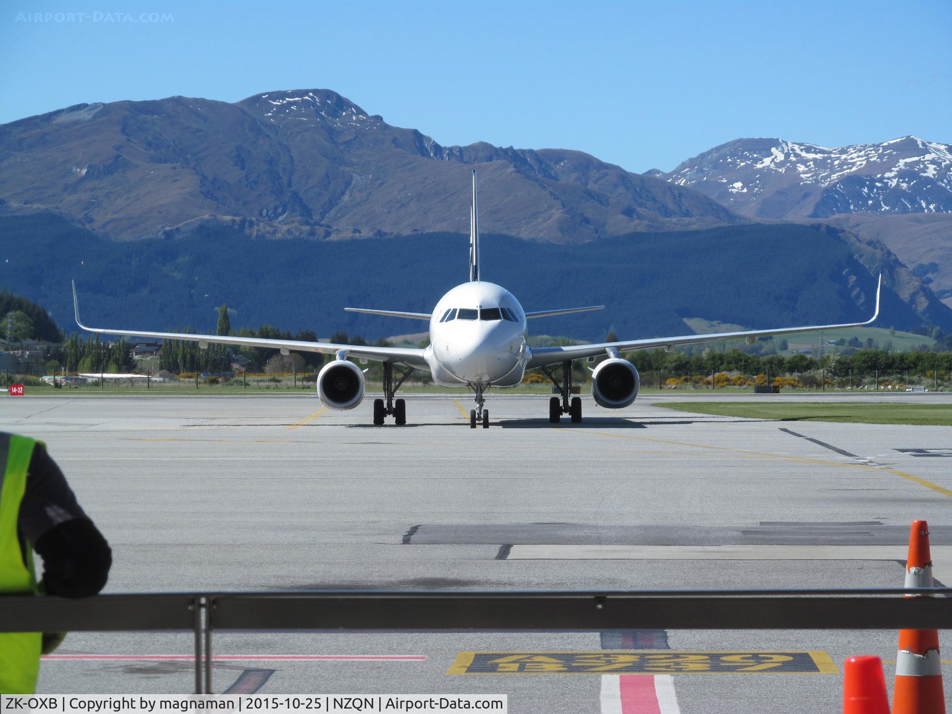 ZK-OXB, 2013 Airbus A320-232 C/N 5682, head on to stand