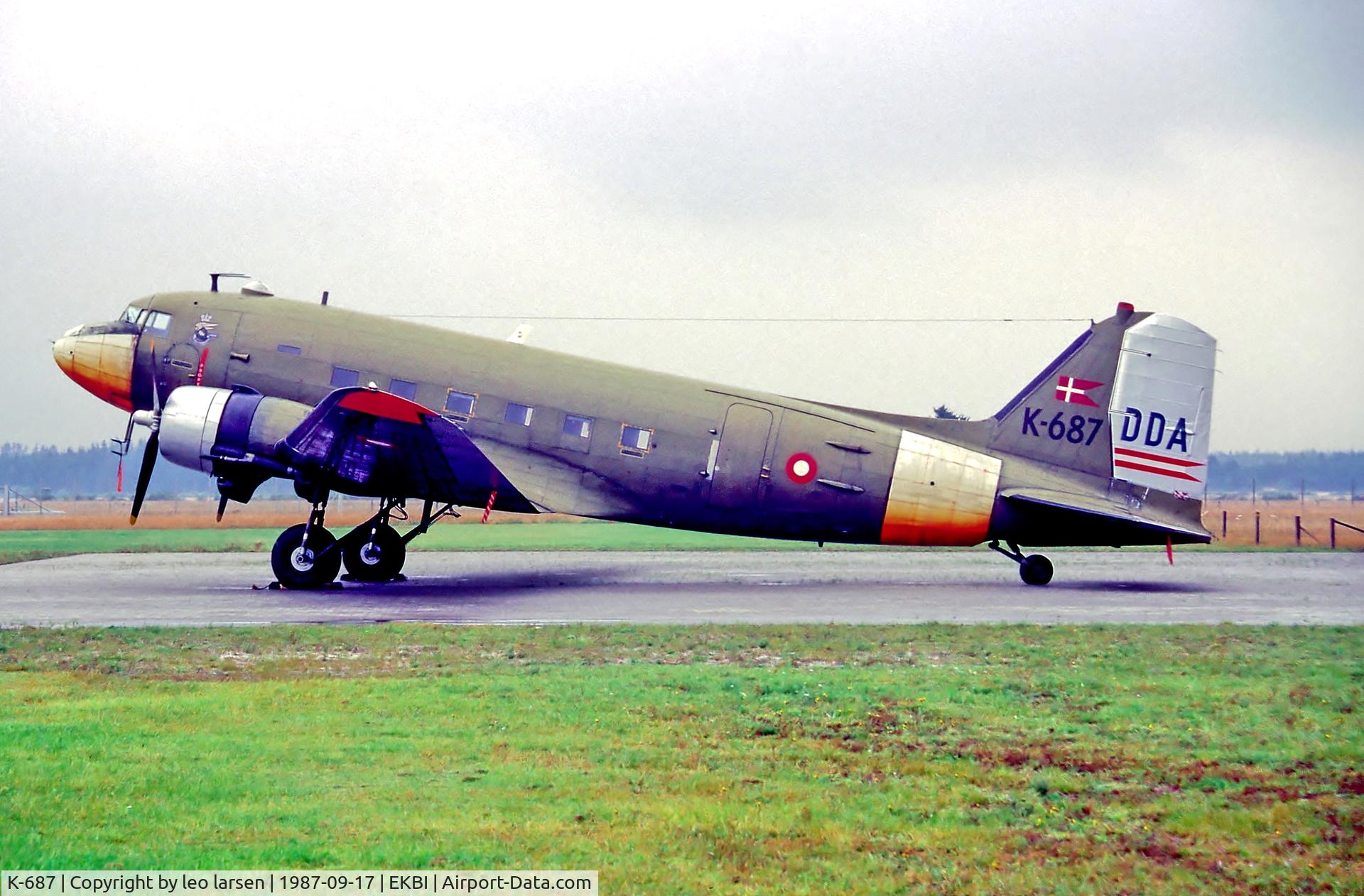 K-687, 1942 Douglas C-47A Skytrain C/N 19200, Billund 17.9.87 with foreign spareparts.