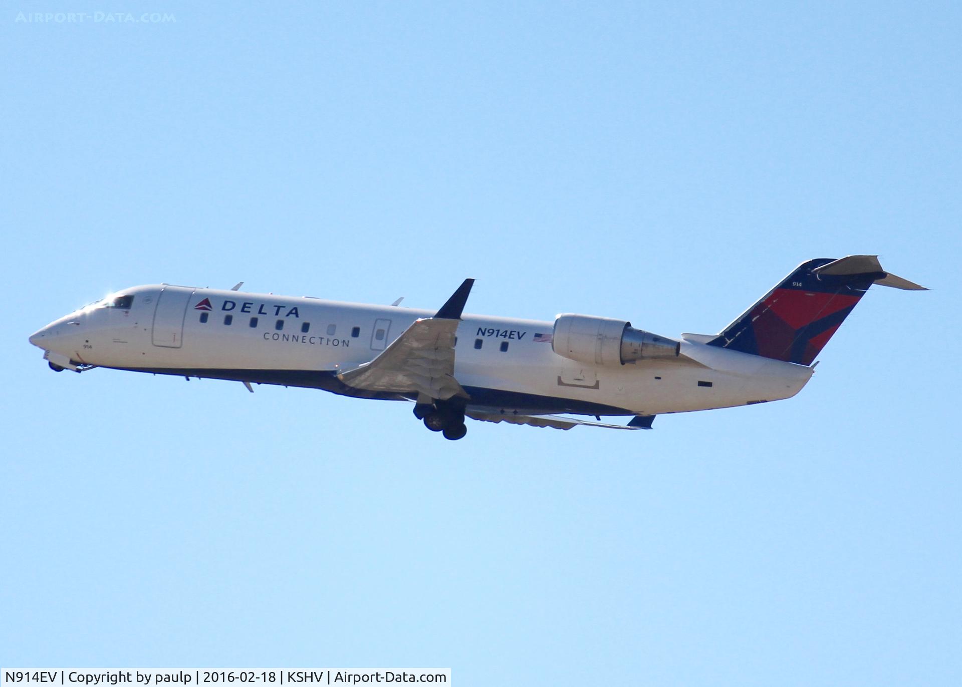 N914EV, 2003 Bombardier CRJ-200ER (CL-600-2B19) C/N 7752, At Shreveport Regional.