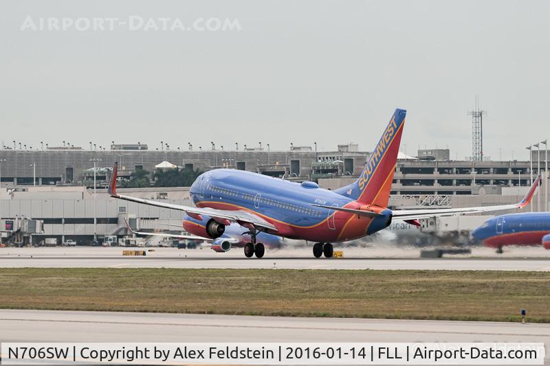 N706SW, 1998 Boeing 737-7H4 C/N 27840, Ft. Lauderdale