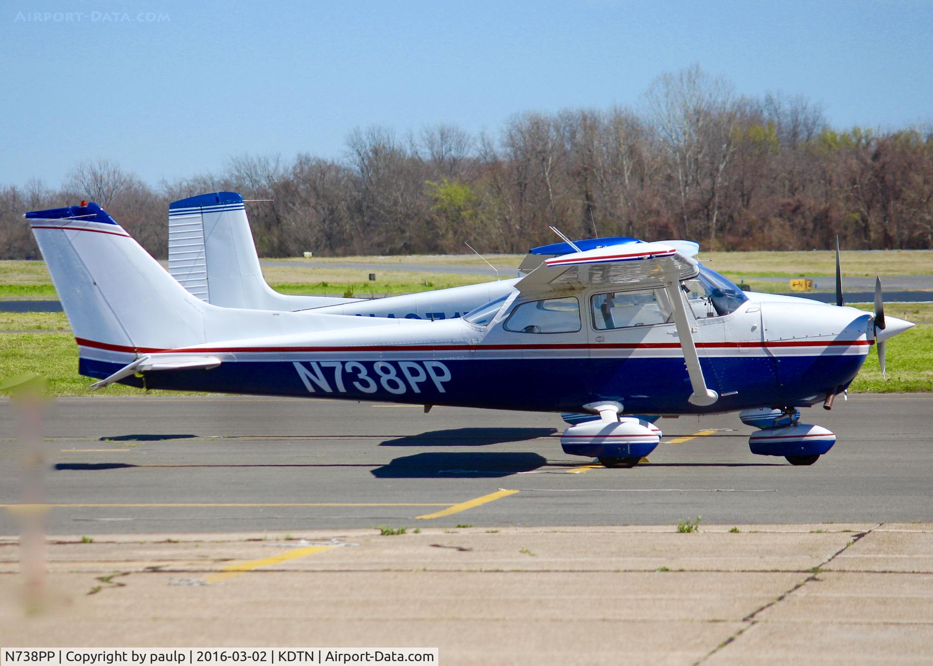 N738PP, 1977 Cessna 172N C/N 17270133, At Downtown Shreveport.
