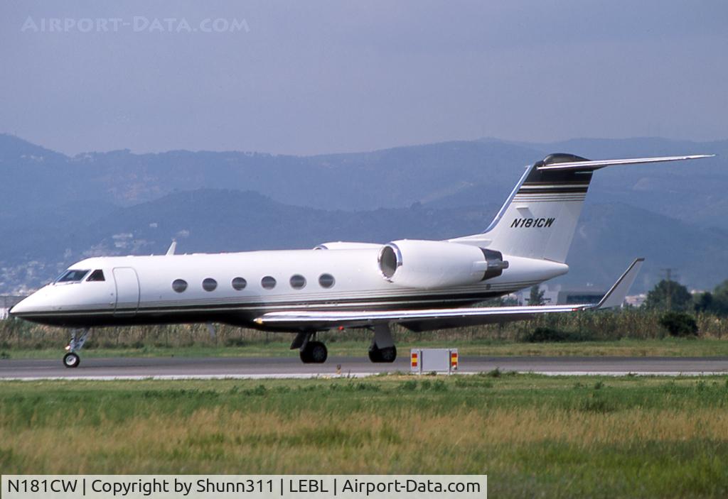 N181CW, 1987 Gulfstream Aerospace G-IV C/N 1001, Ready for take off from rwy 20