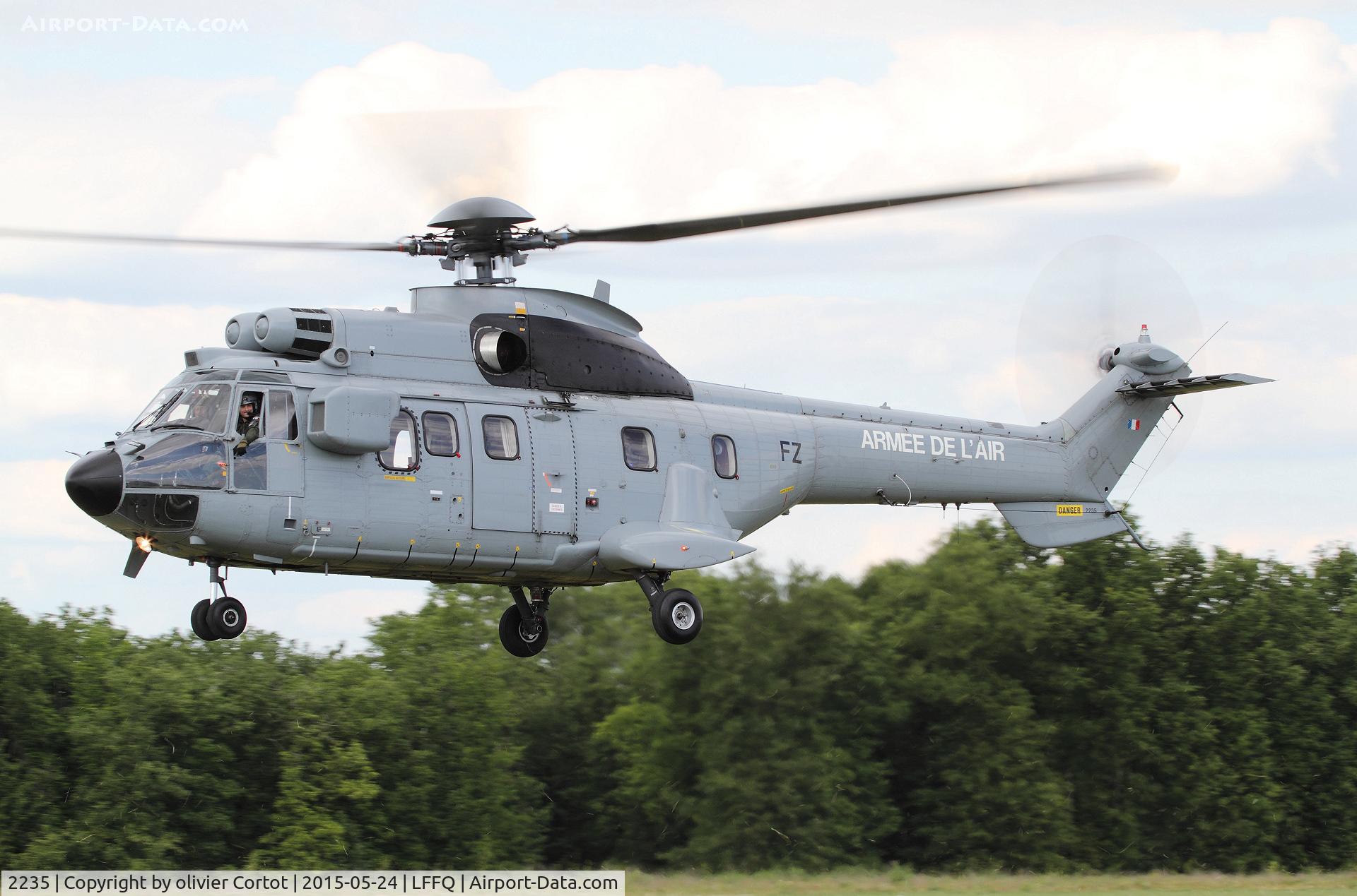 2235, Aérospatiale AS-332L-1 Super Puma Super Puma C/N 2235, bringing the Patrouille de France pilots to the Ferté Alais airshow