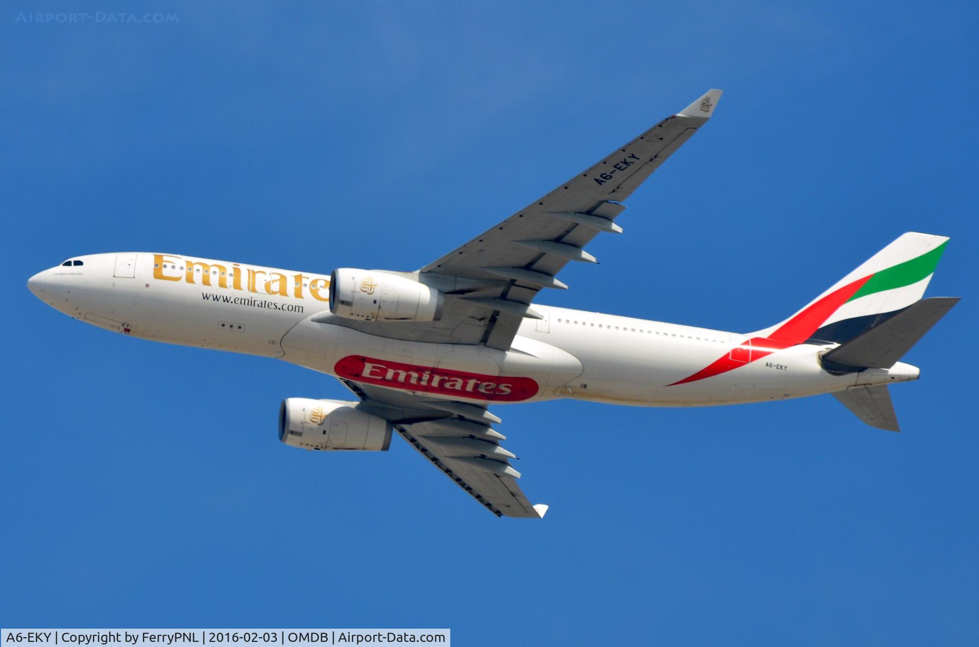 A6-EKY, 2000 Airbus A330-243 C/N 328, Emirates A332 departing.
