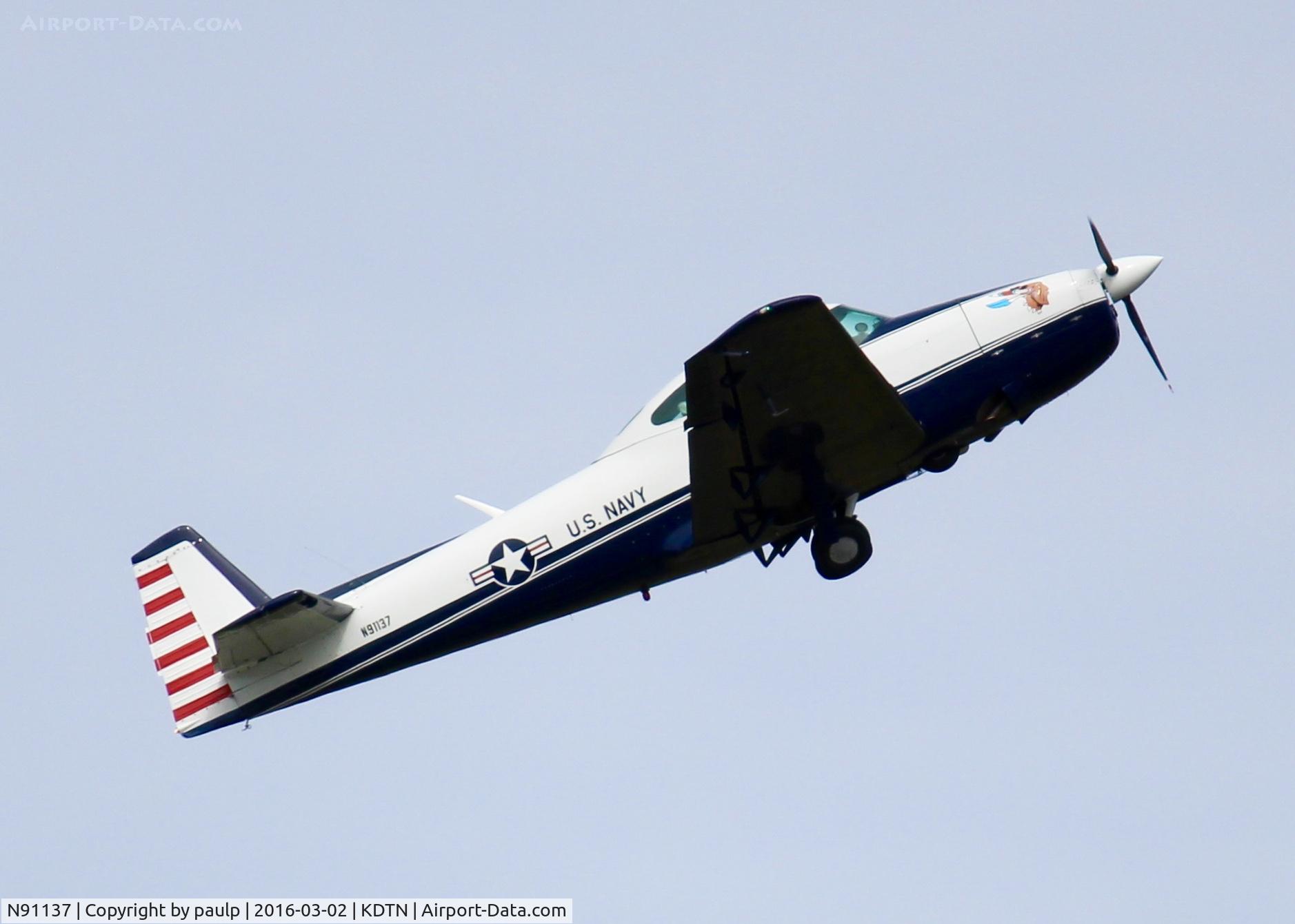 N91137, 1946 North American Navion C/N NAV-4-31, Steep climb off 14 at Downtown Shreveport.