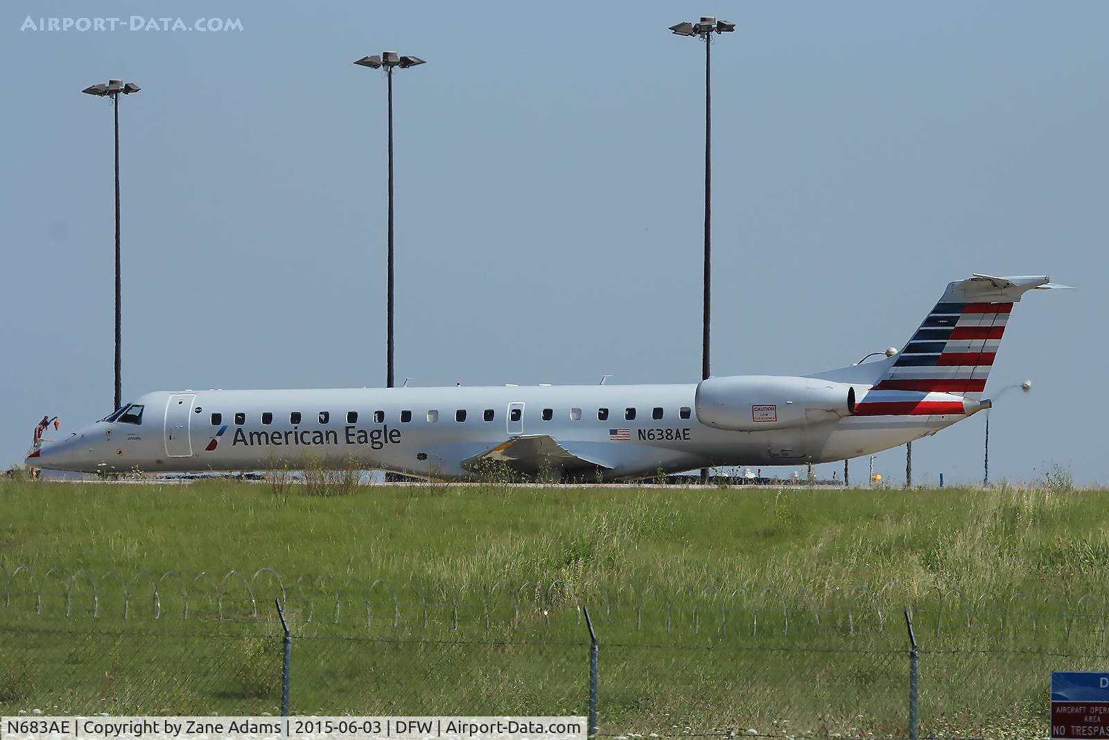 N683AE, 2004 Embraer ERJ-145LR (EMB-145LR) C/N 14500833, American Eagle at DFW Airport