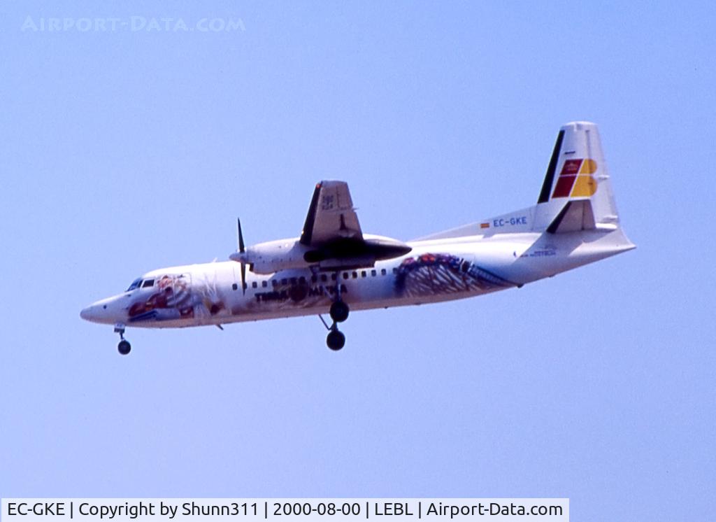 EC-GKE, 1992 Fokker 50 C/N 20263, Landing rwy 25 in Terra Mitica c/s