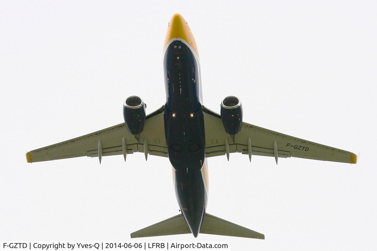 F-GZTD, 2003 Boeing 737-73V C/N 32418, Boeing 737-73V, Take off rwy 07R, Brest-Bretagne Airport (LFRB-BES)