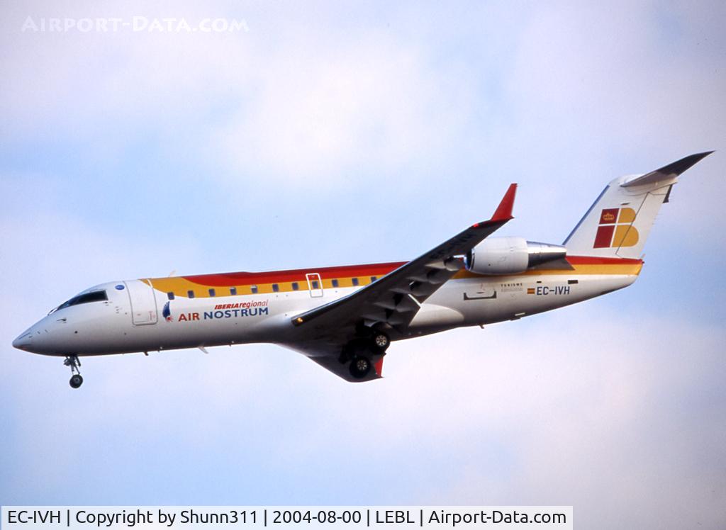 EC-IVH, 2004 Bombardier CRJ-200ER (CL-600-2B19) C/N 7915, Landing rwy 25