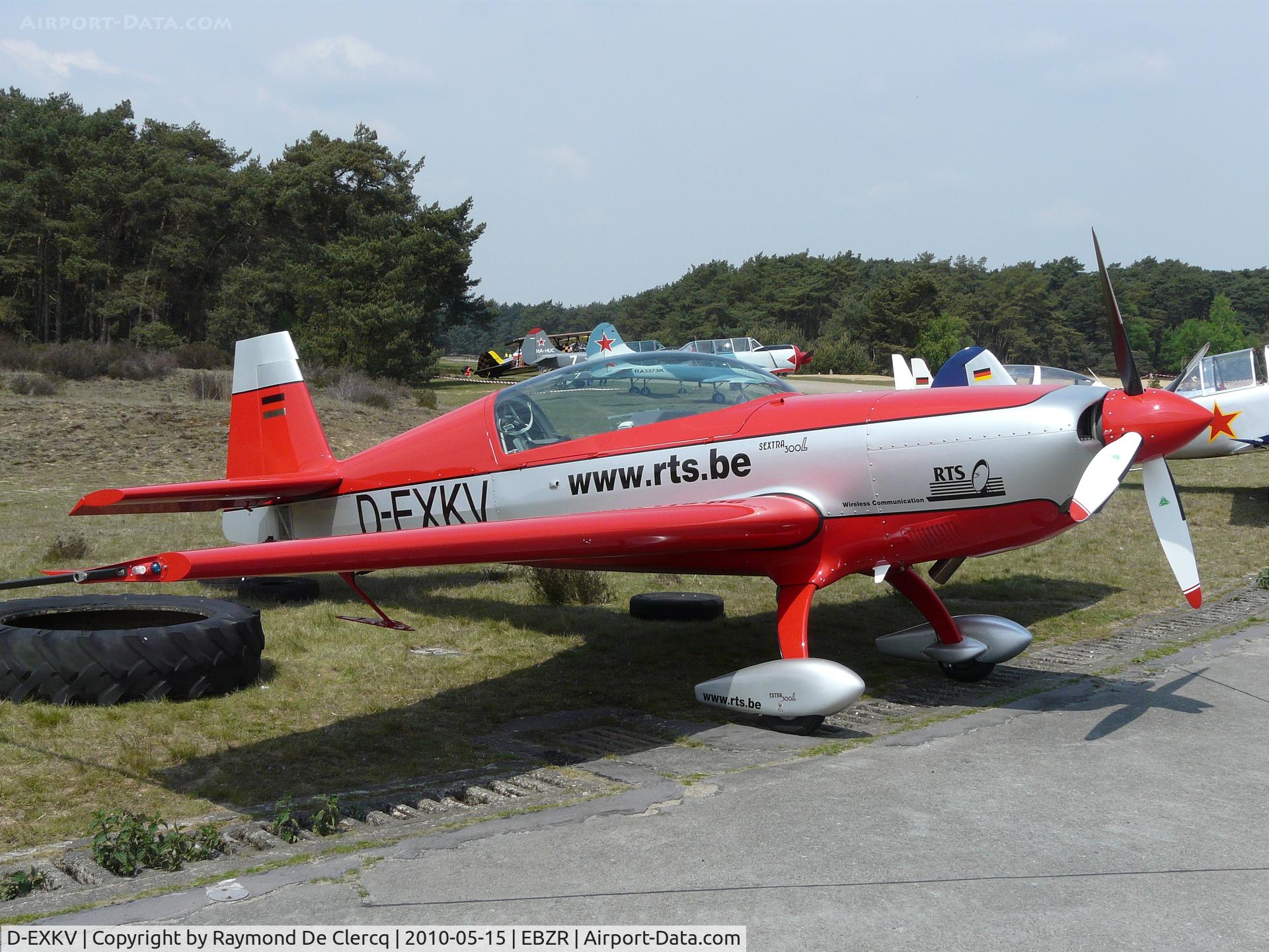 D-EXKV, Extra EA-300L C/N 1204, Chipmeet at Zoersel 2010.