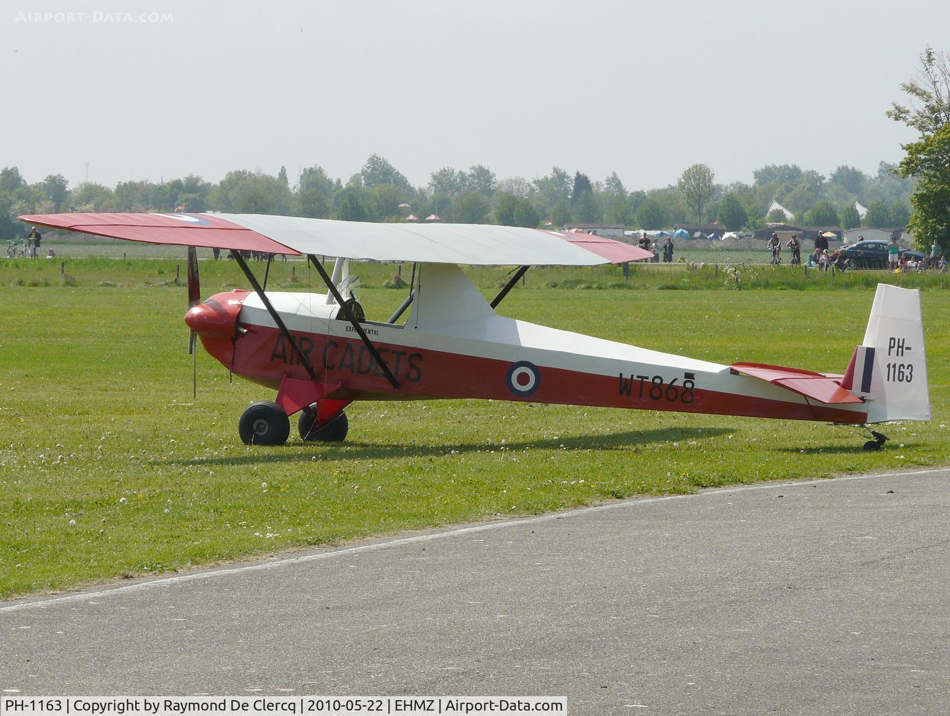 PH-1163, Slingsby T-31B Cadet C/N 678, Midden-Zeeland open door 2010.