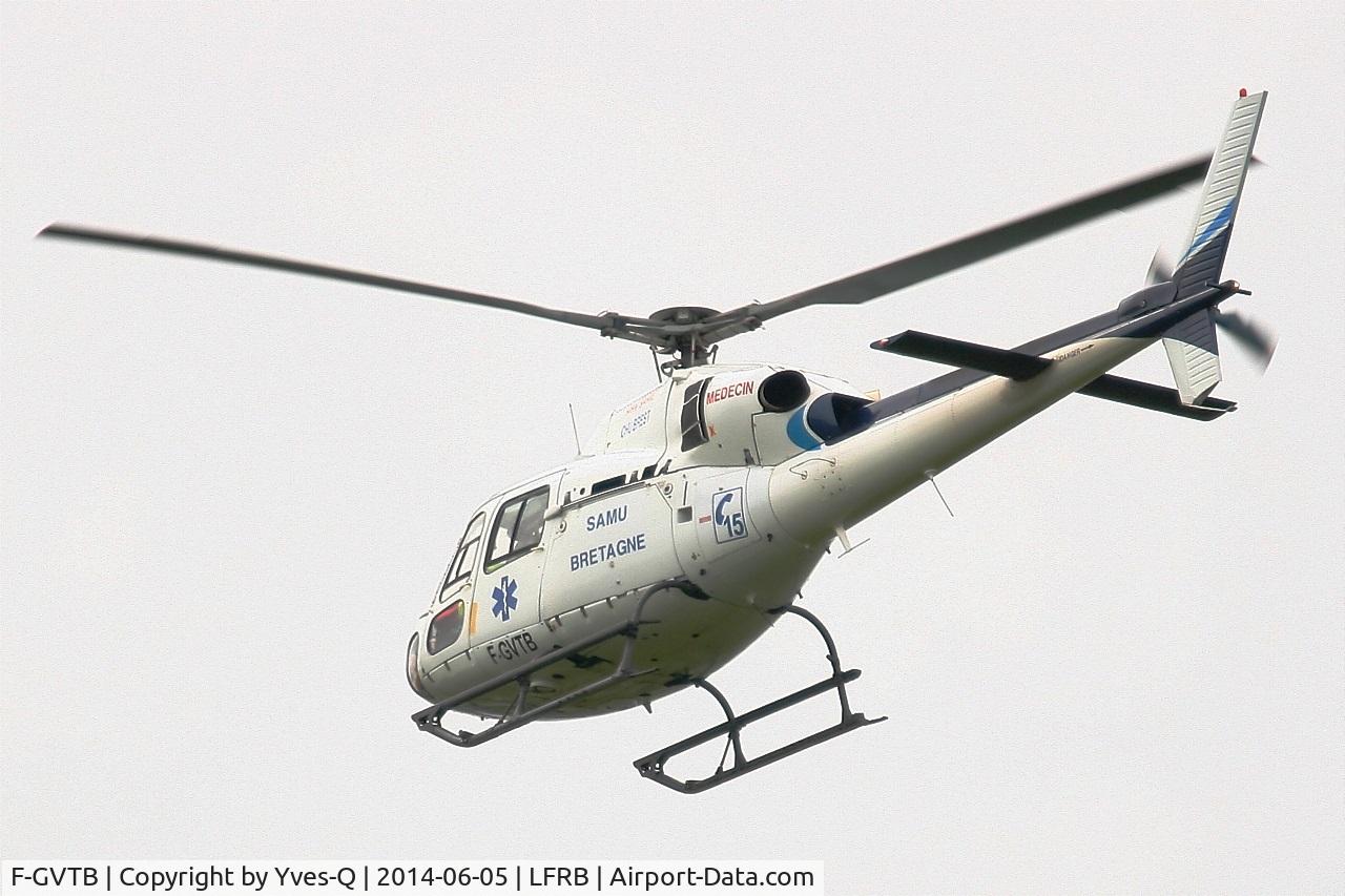 F-GVTB, Eurocopter AS-355N Twin Star C/N 5557, Eurocopter AS 355 N, Flight over Brest-Bretagne Airport (LFRB-BES)